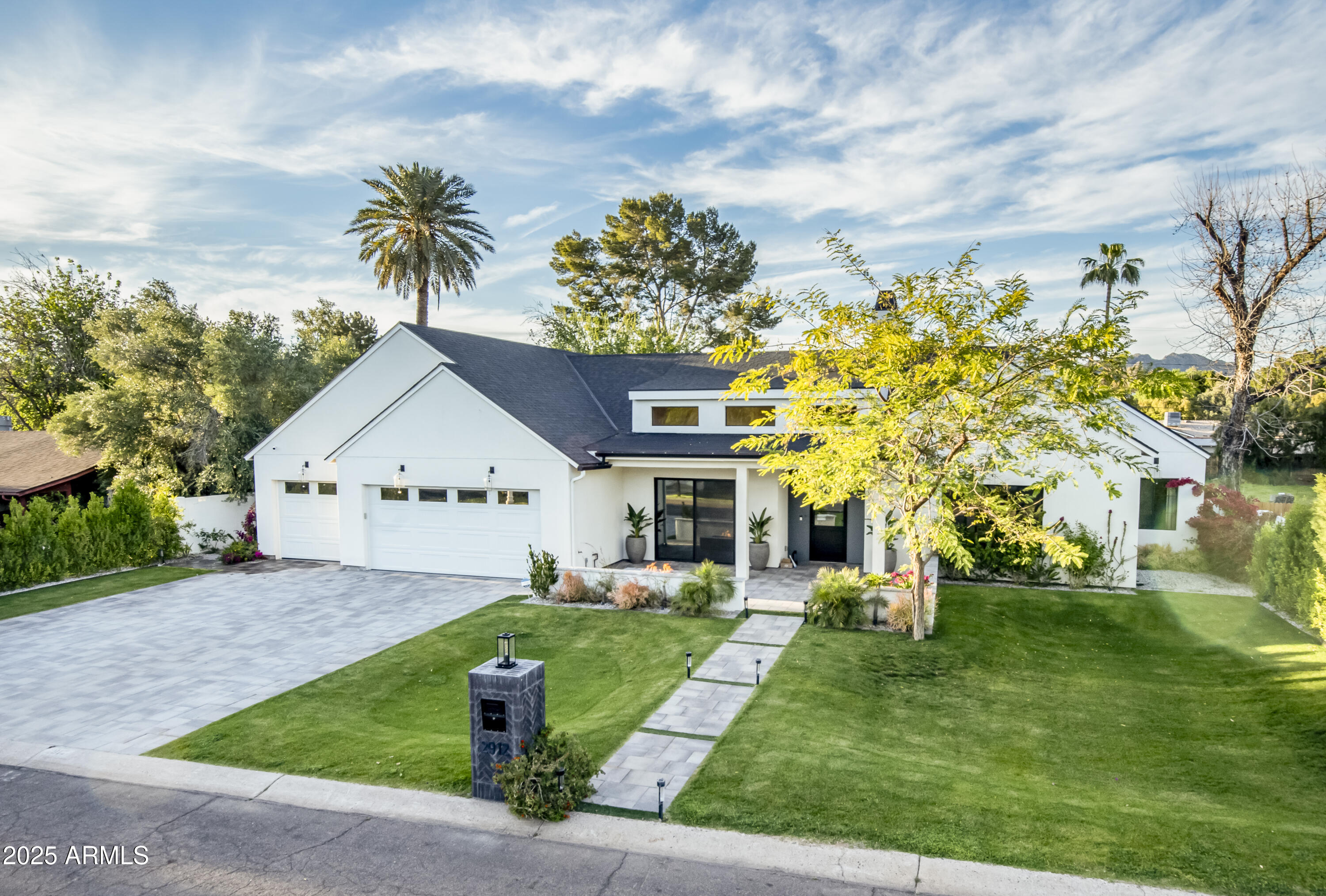 2912 E PIERSON Street