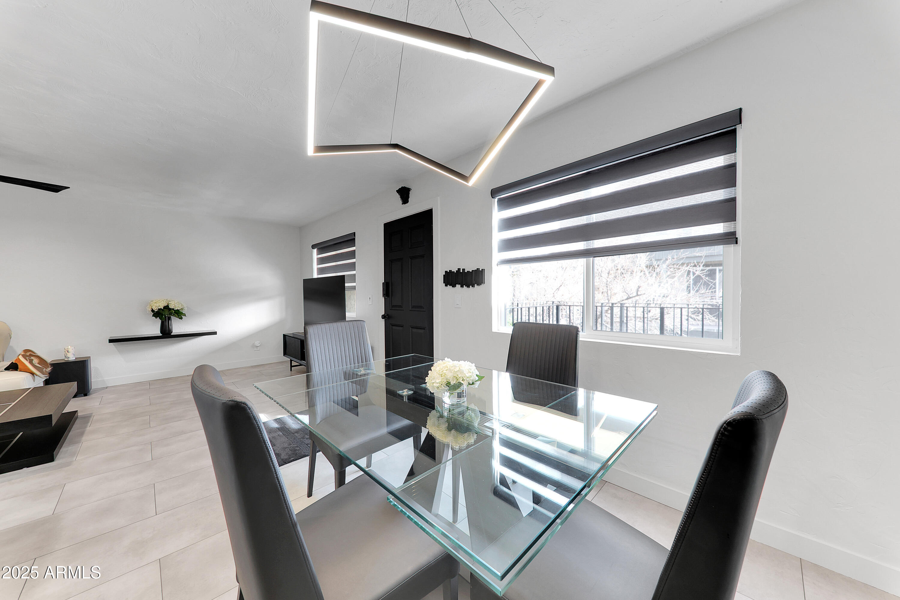 2228 E CAMPBELL Avenue 205