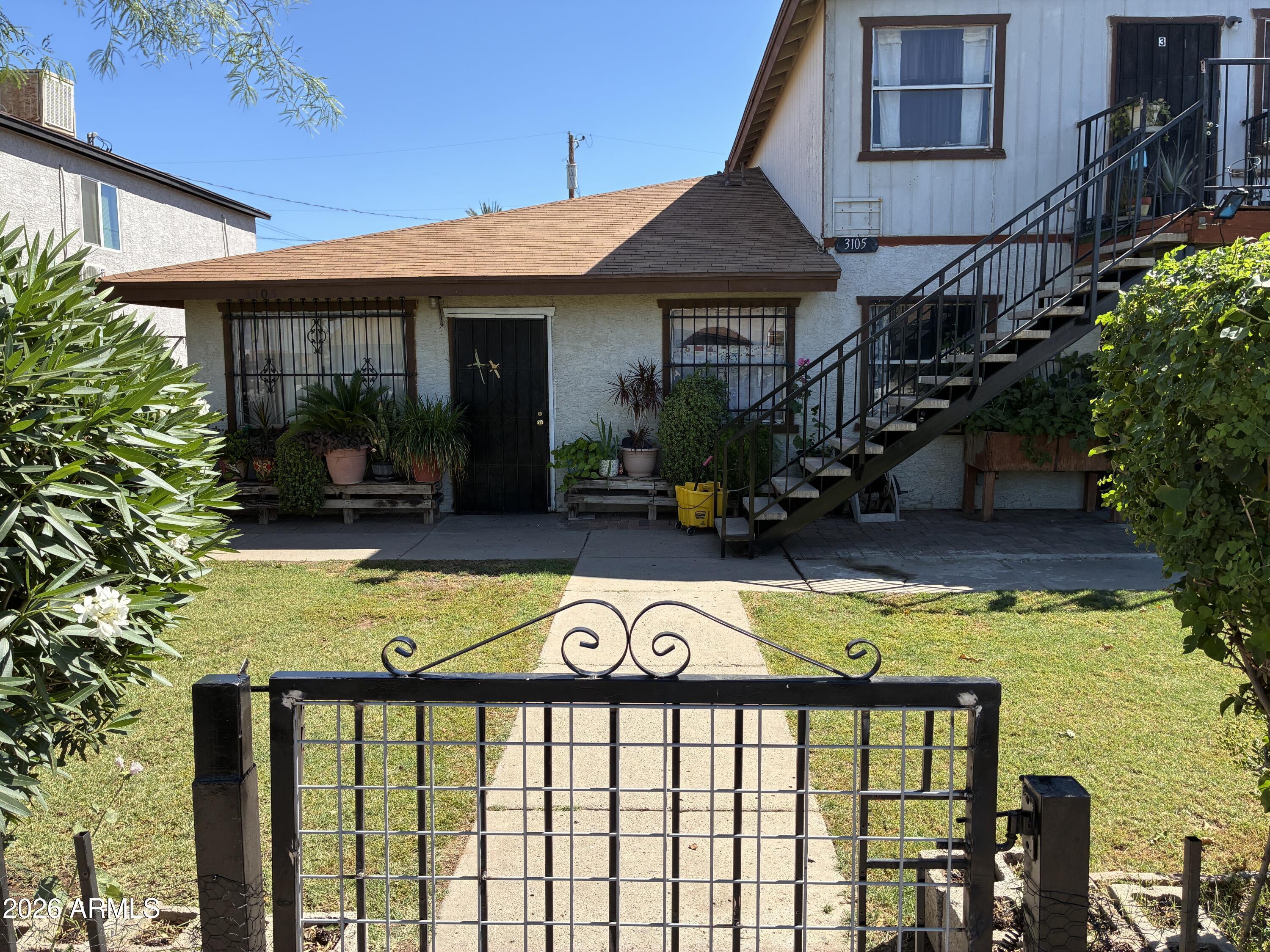 3105 W MADISON Street