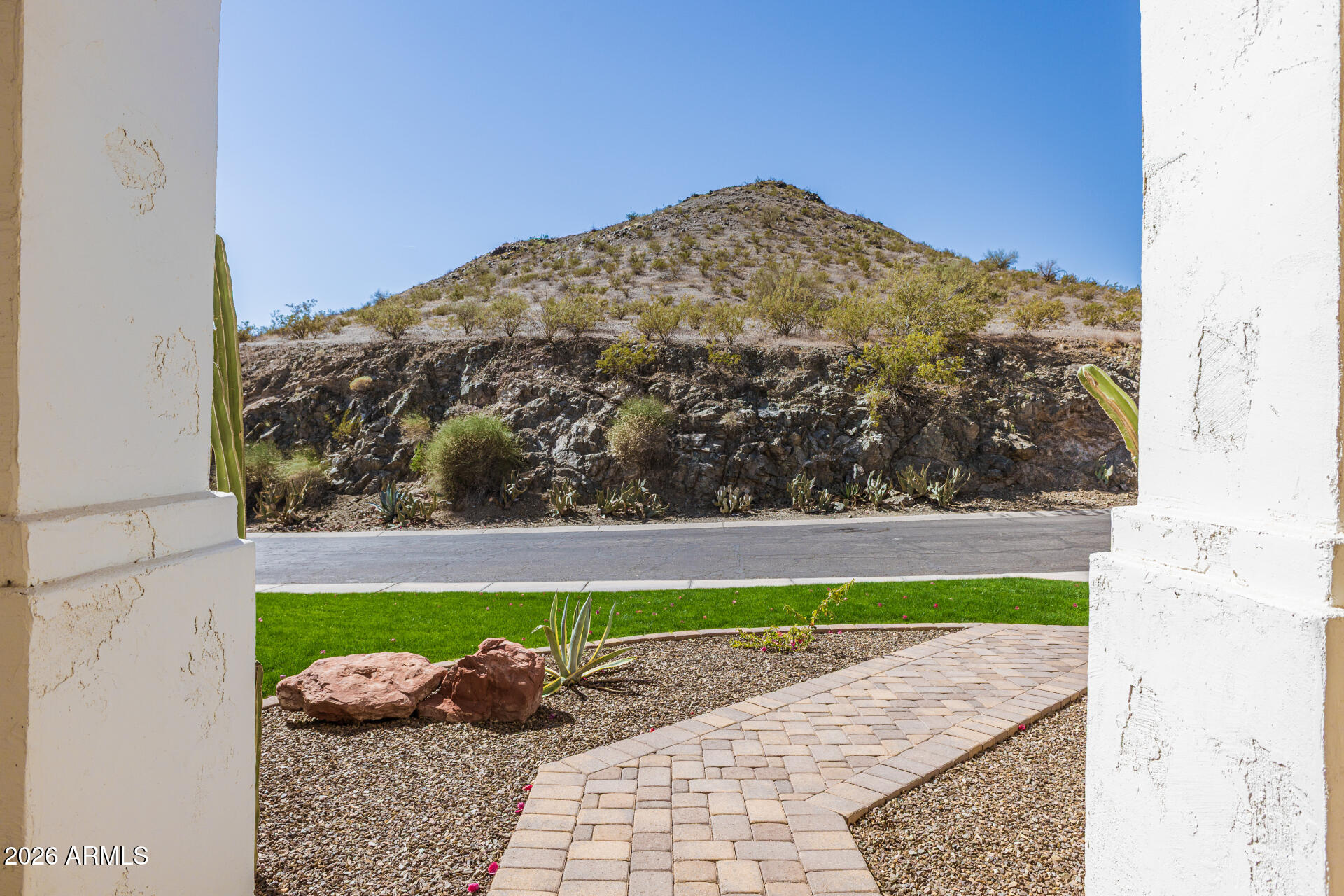 1736 E SILVERWOOD Drive