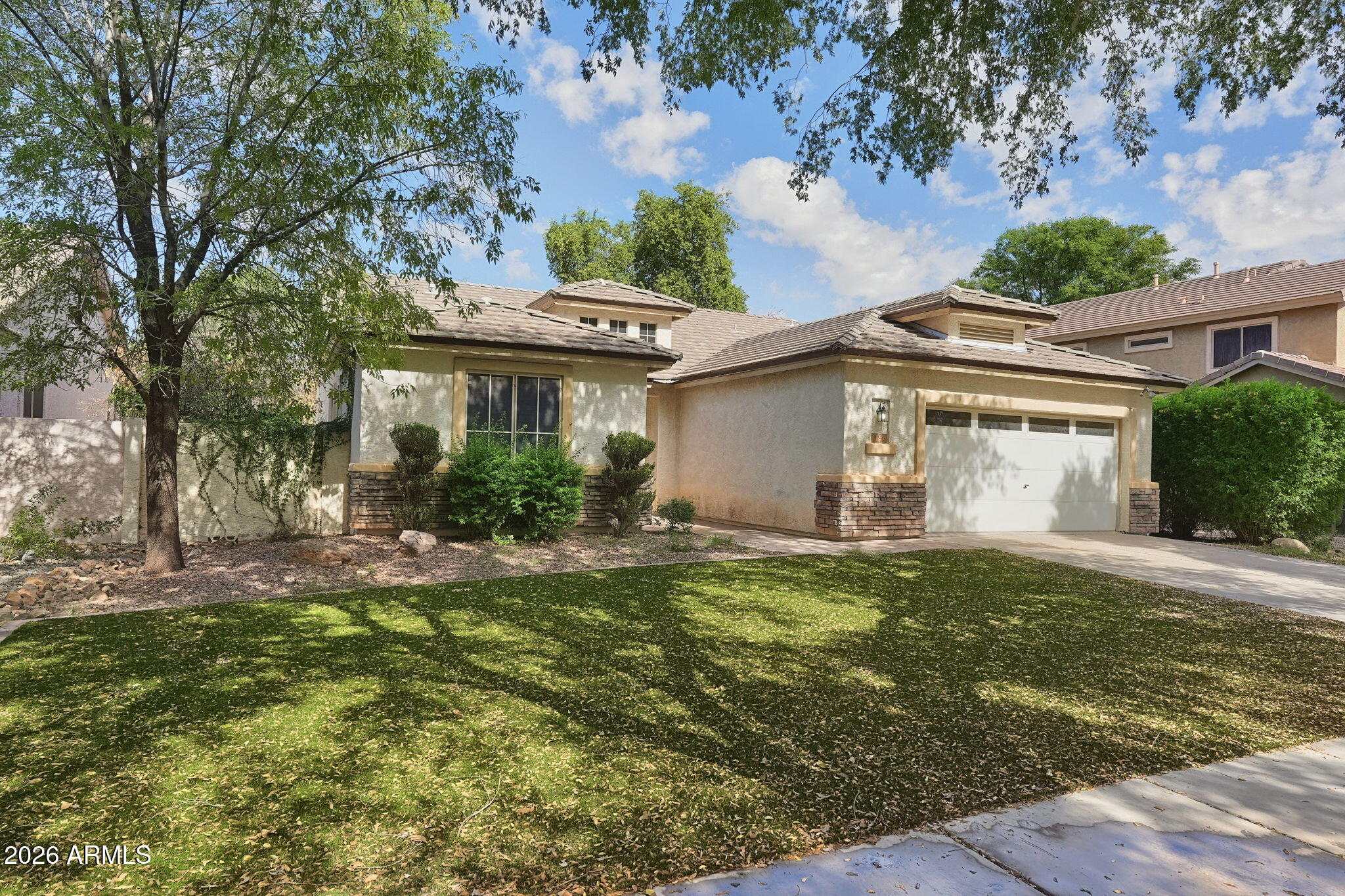 3246 E LINDA Lane