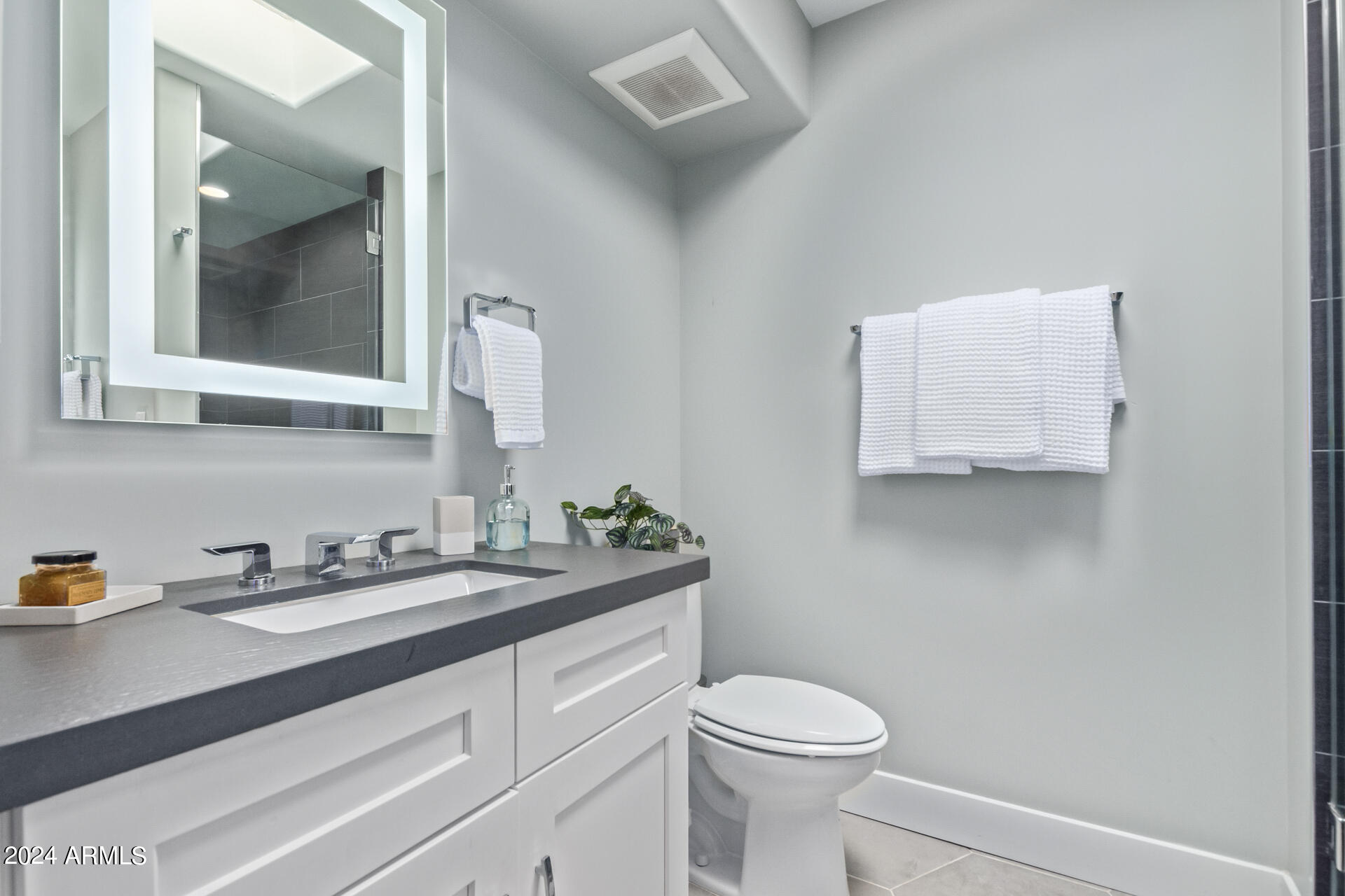 Paradise Valley, Arizona 85253, United States, 2 Bedrooms Bedrooms, ,2 BathroomsBathrooms,Residential,Active,61130