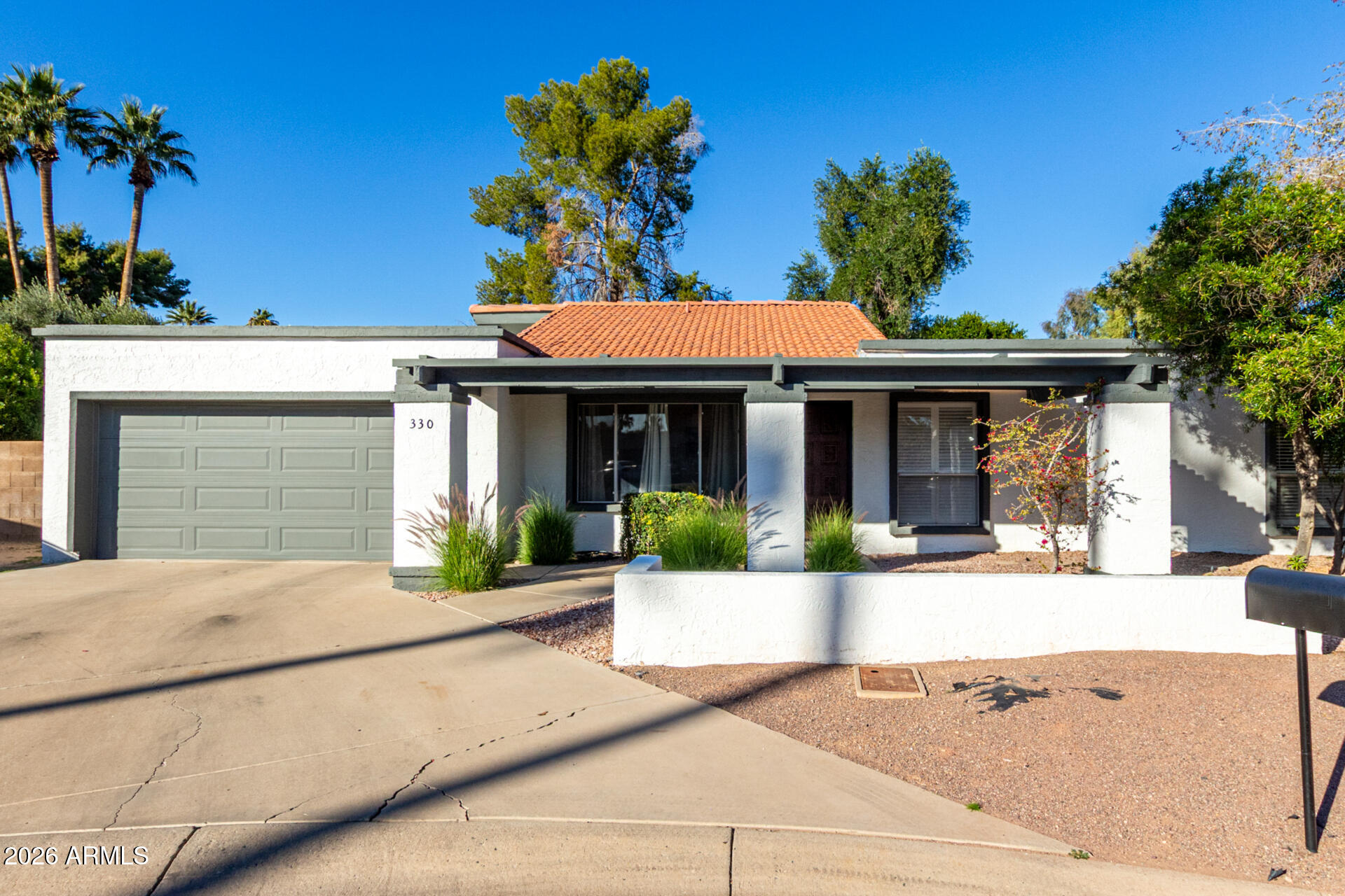 330 W CARDENO Circle