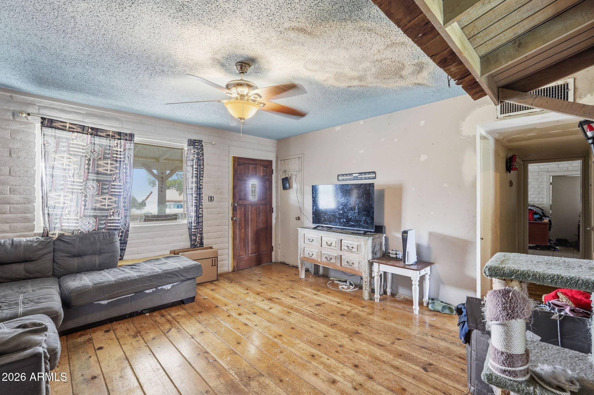 1530 N WYATT Lane