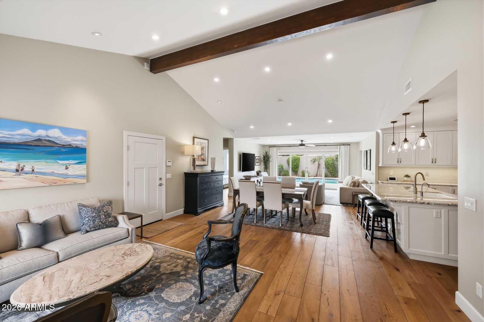 2525 E PIERSON Street