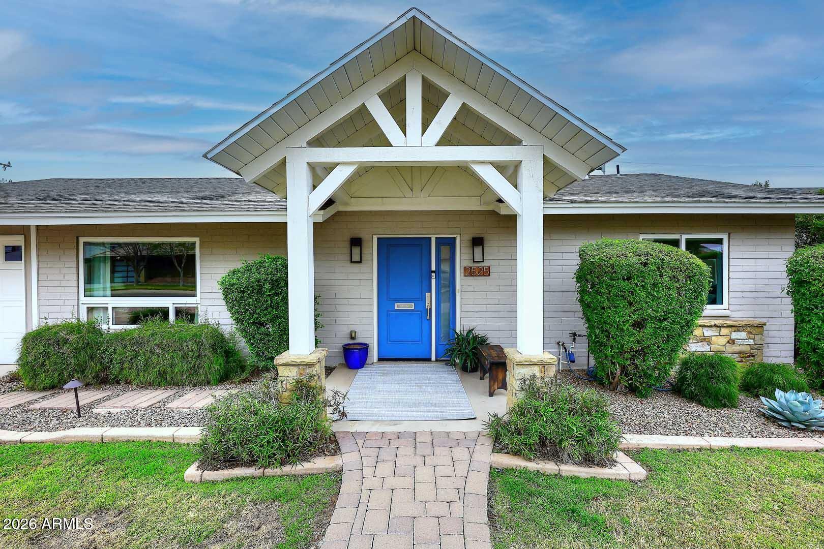 2525 E PIERSON Street