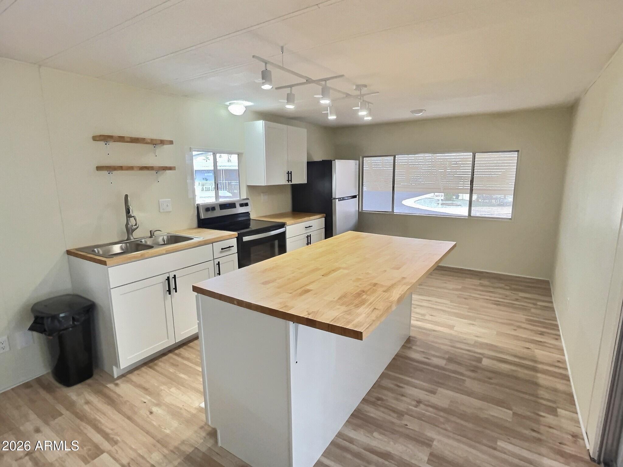 4065 E University Drive 334