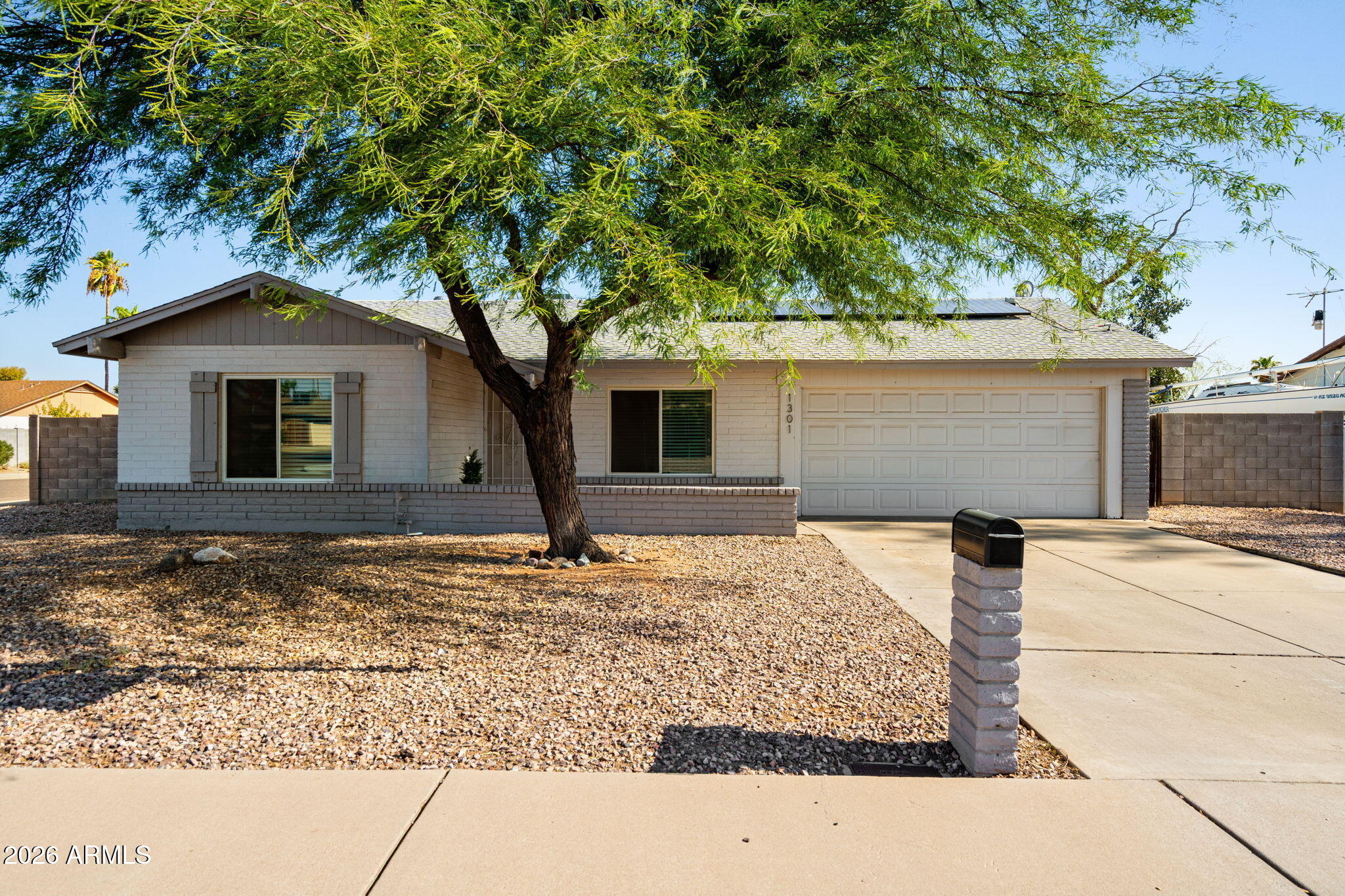 1301 W KERRY Lane