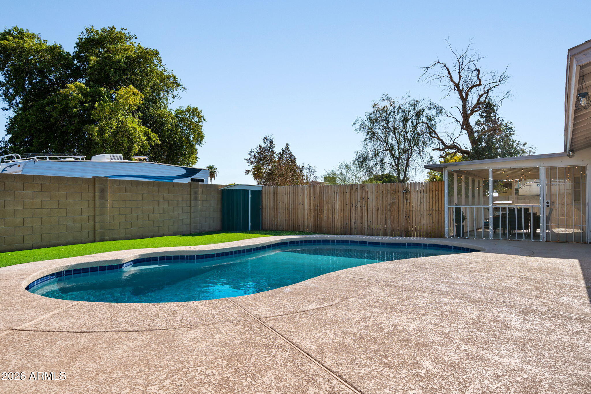1301 W KERRY Lane