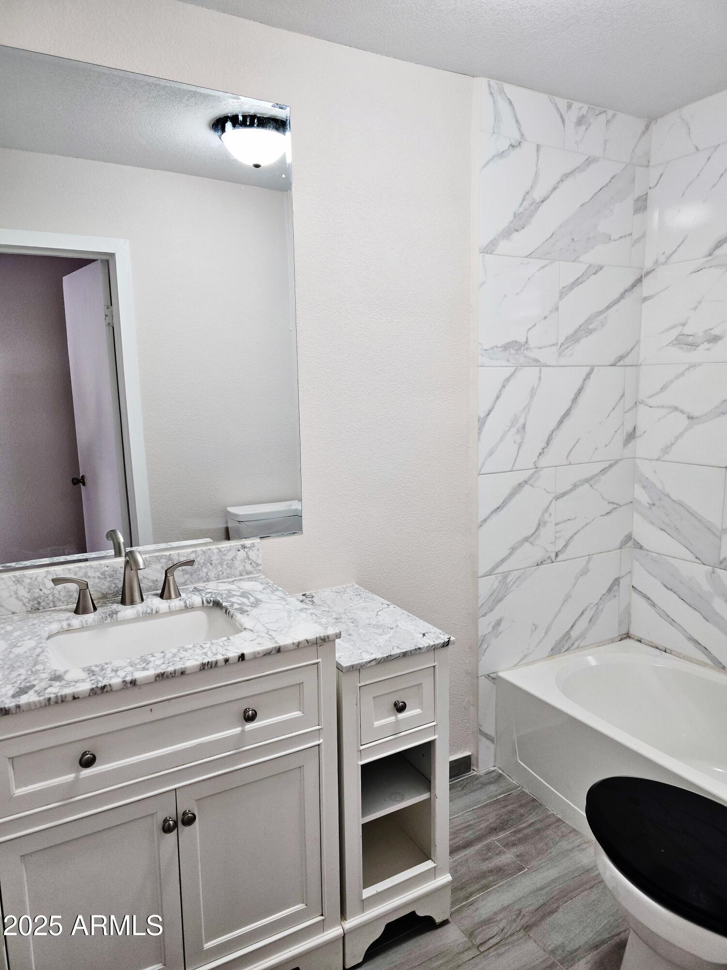 104 E ROOSEVELT Avenue