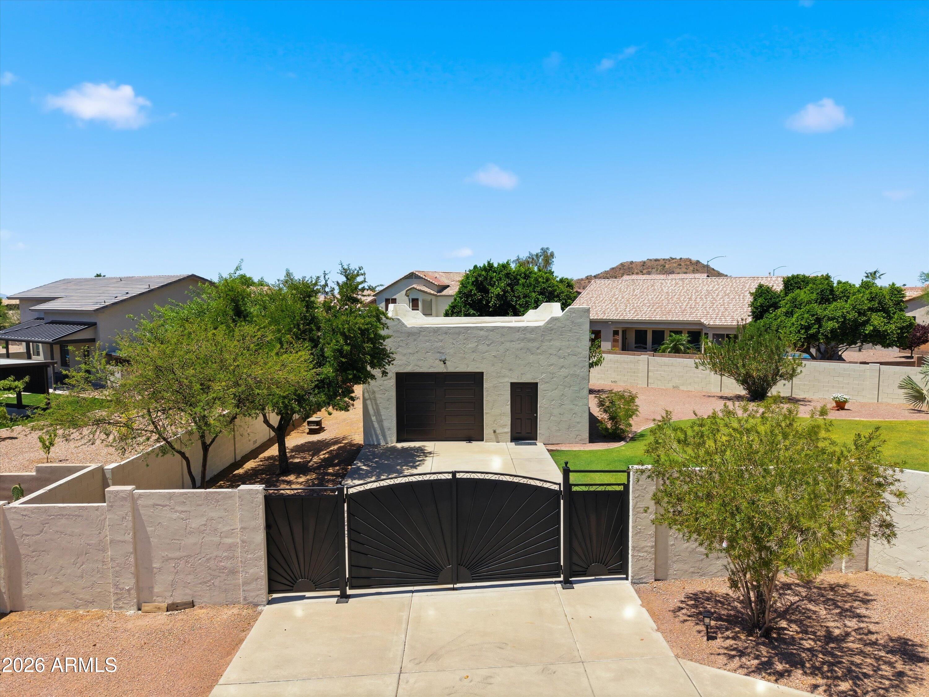 SAGUARO SHADOWS 2 - Residential