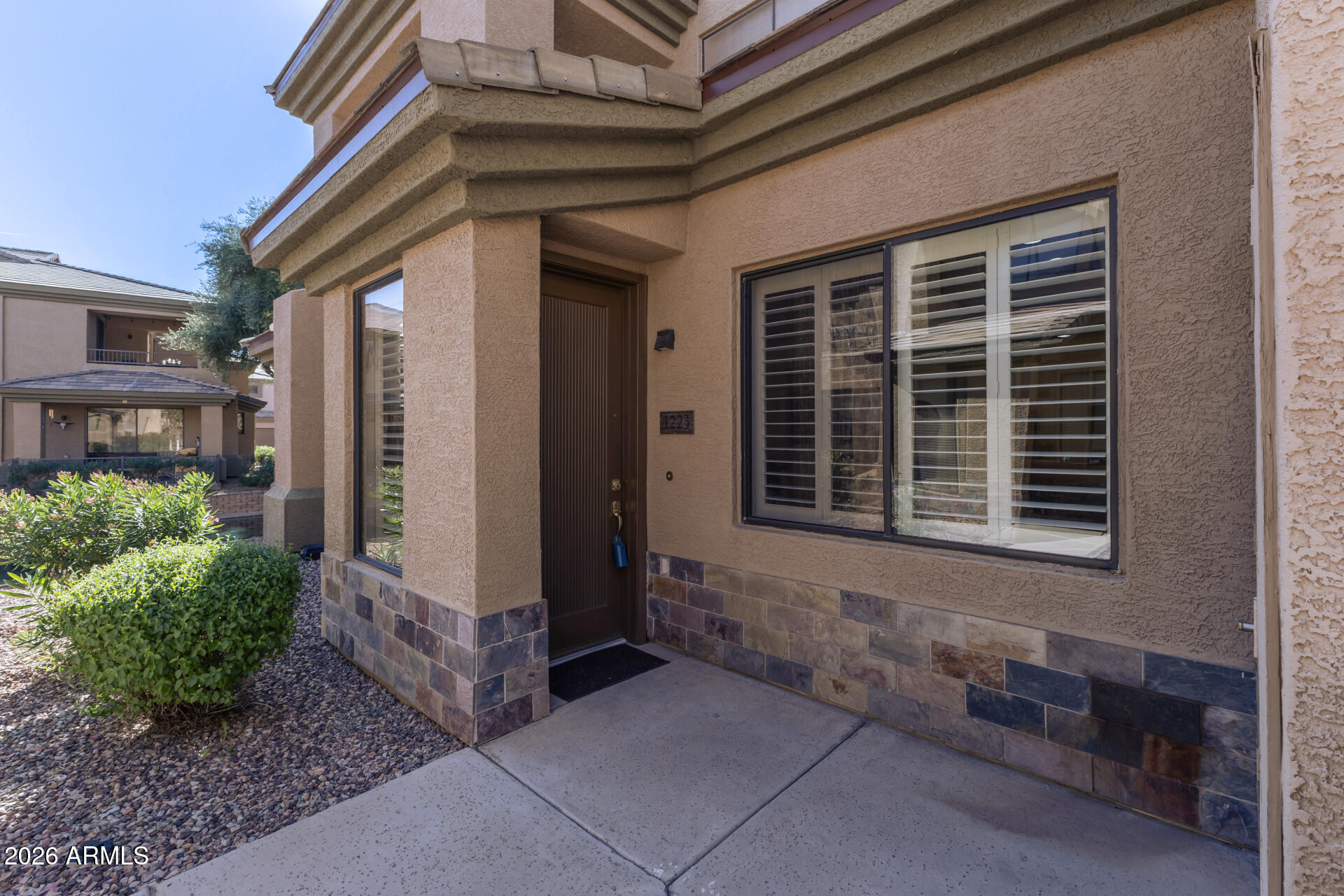 705 W QUEEN CREEK Road 1223