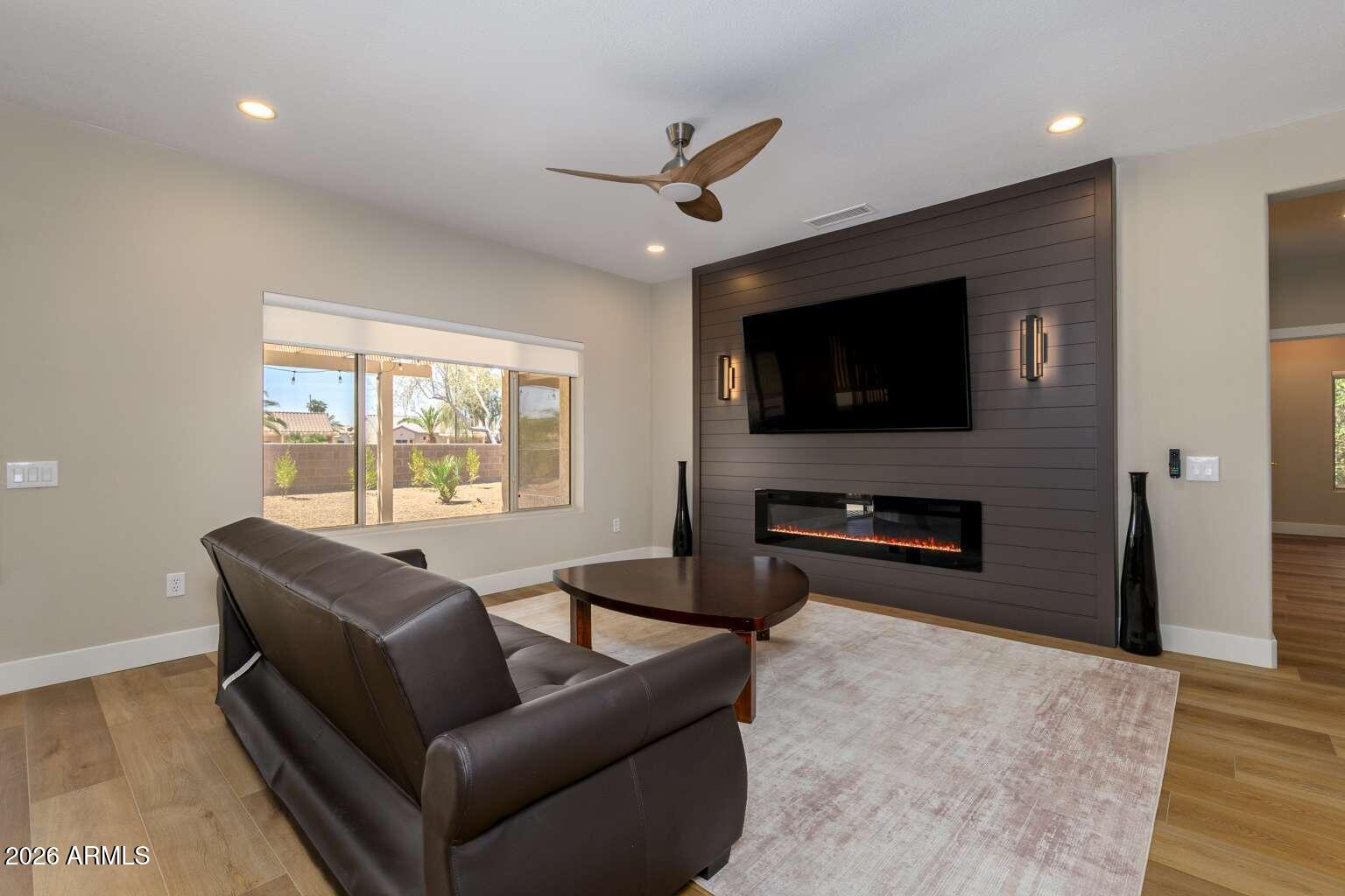 16259 W DESERT WINDS Drive