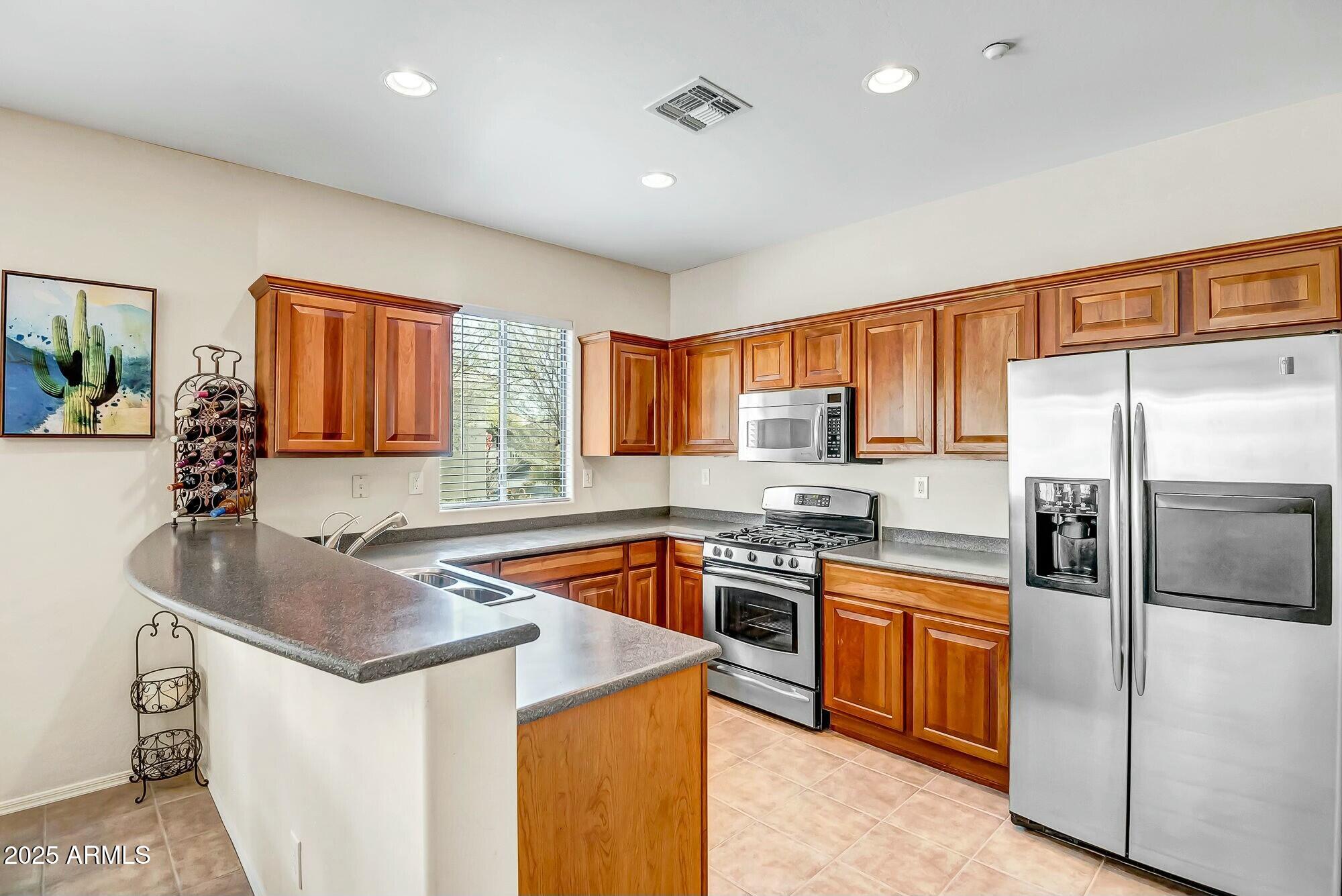 1626 W MORSE Drive