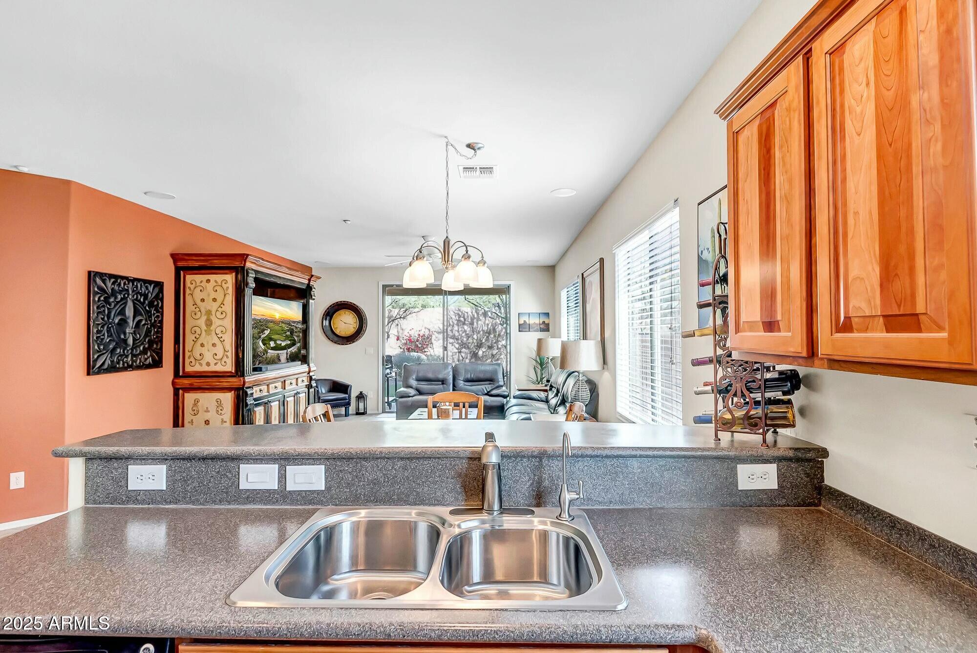 1626 W MORSE Drive