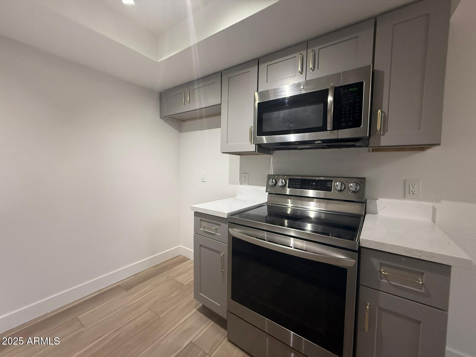 1916 W MORNINGSIDE Drive 111