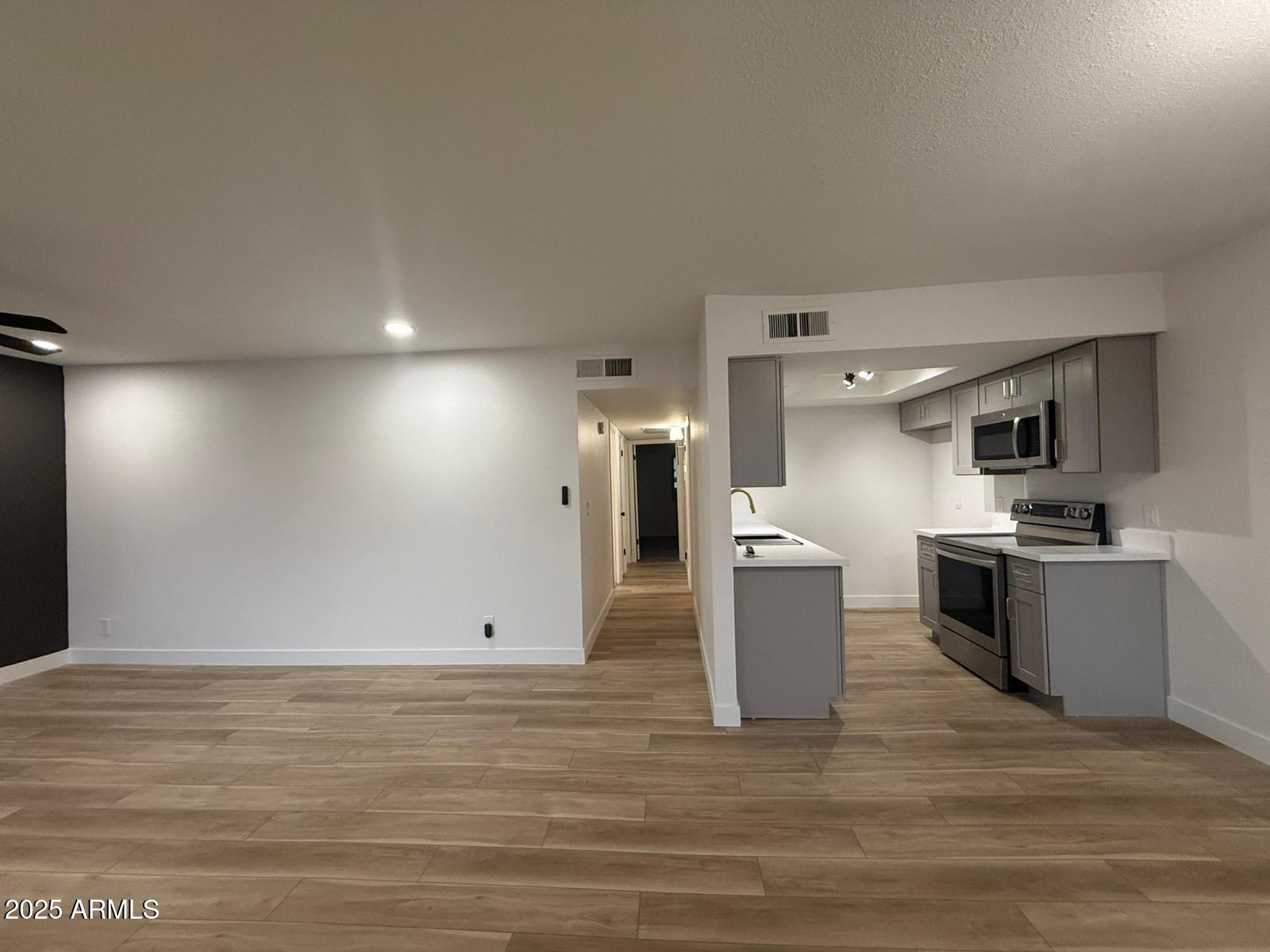 1916 W MORNINGSIDE Drive 111