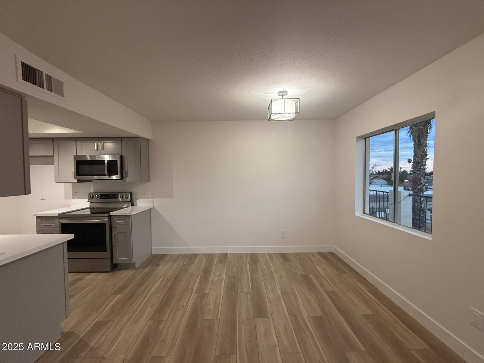 1916 W MORNINGSIDE Drive 111