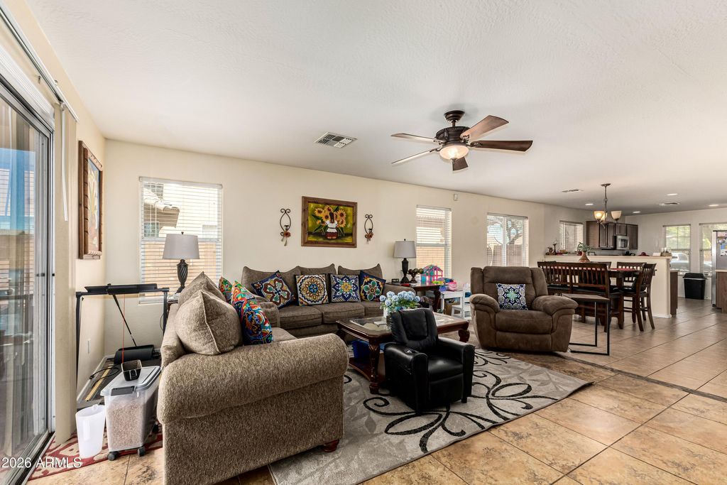 Photo of 3216 S 72nd Lane, Phoenix, AZ 85043 (MLS # 6998598)