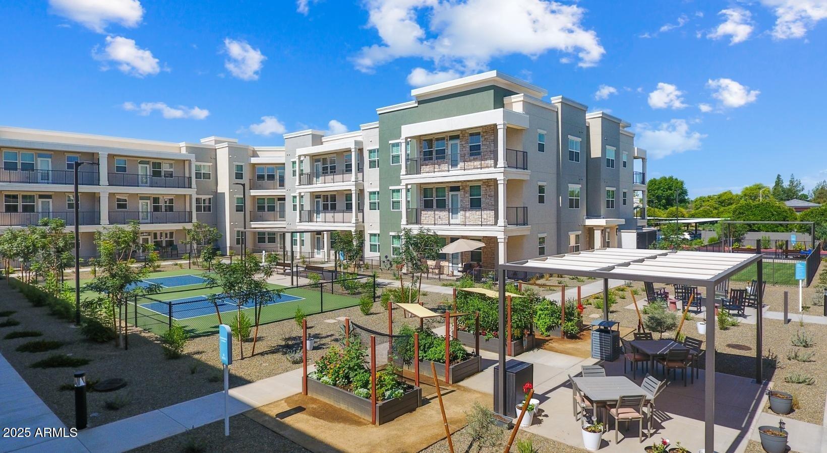 4755 E SOUTHERN Avenue B1