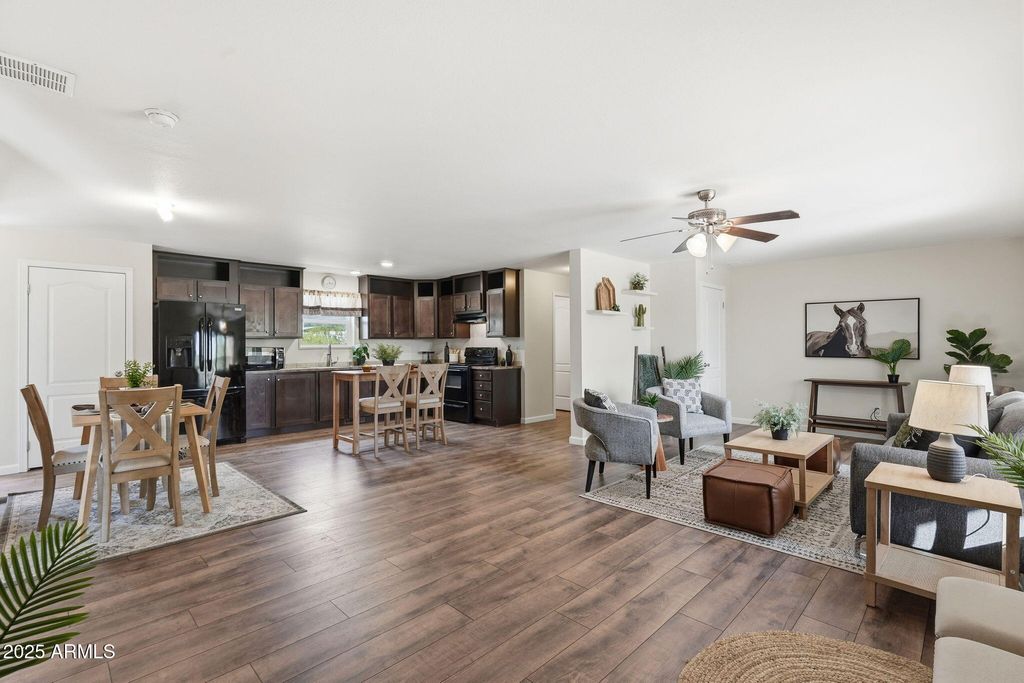 Photo of 1000 W Whiteley Street, Apache Junction, AZ 85120 (MLS # 6940956)