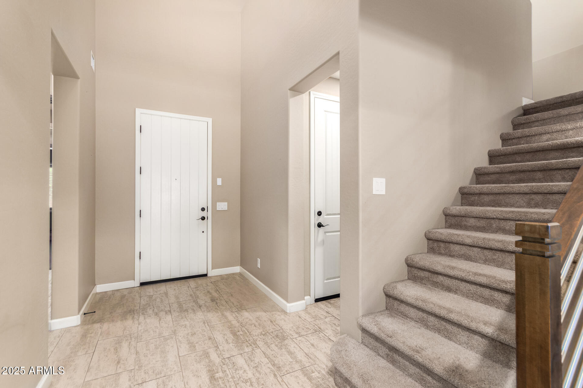 922 W YELLOWSTONE Way