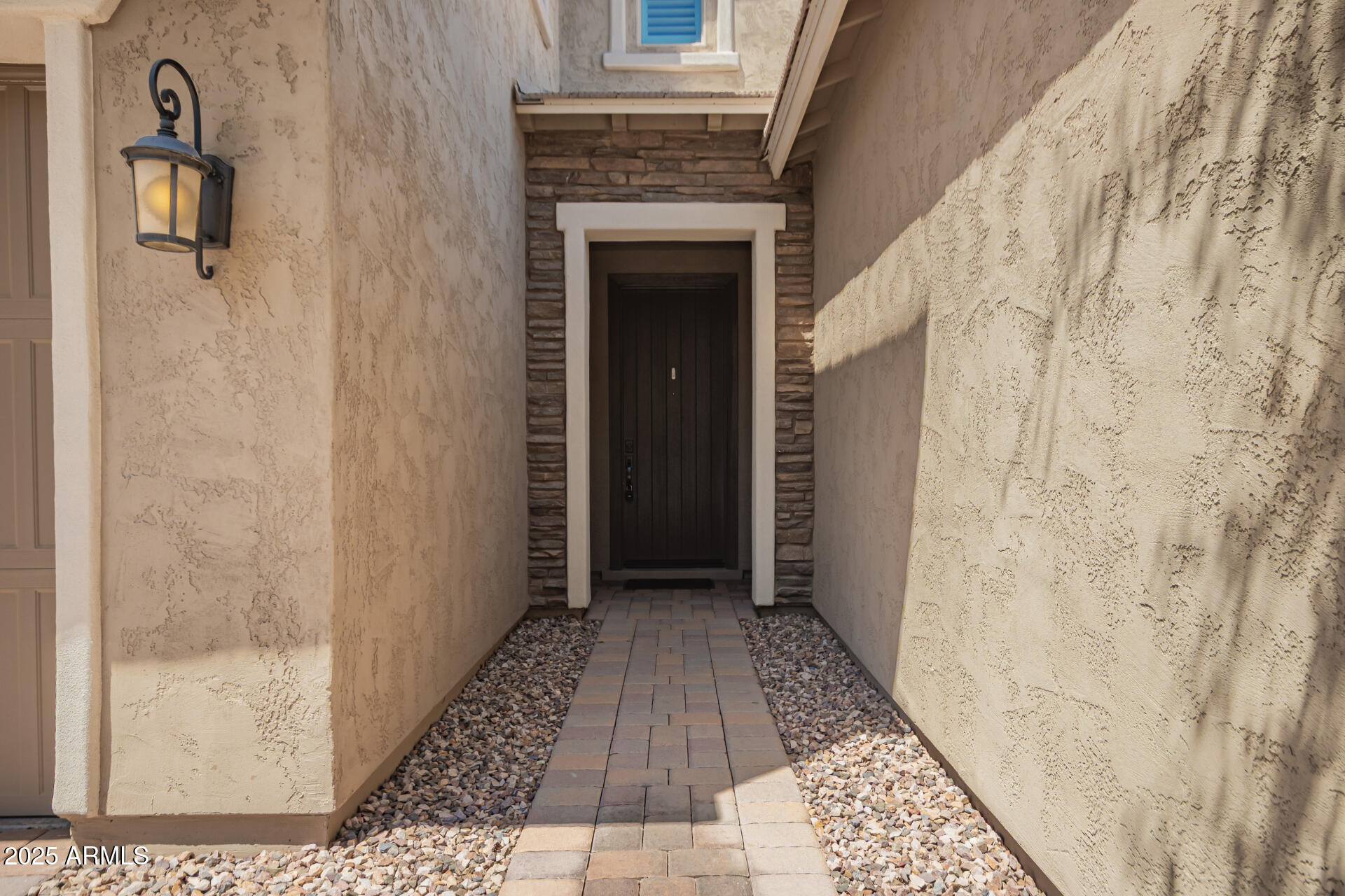 922 W YELLOWSTONE Way