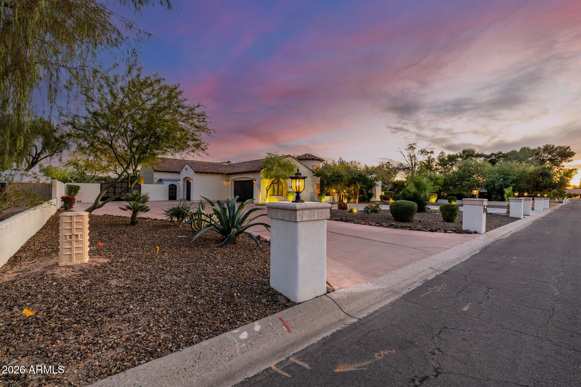 5213 W PARK VIEW Lane