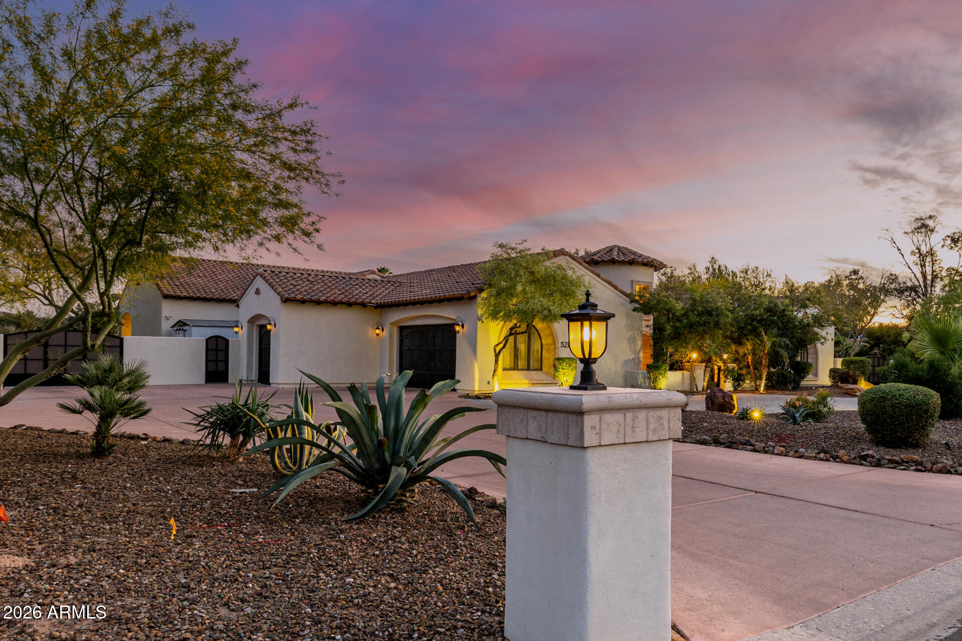 5213 W PARK VIEW Lane