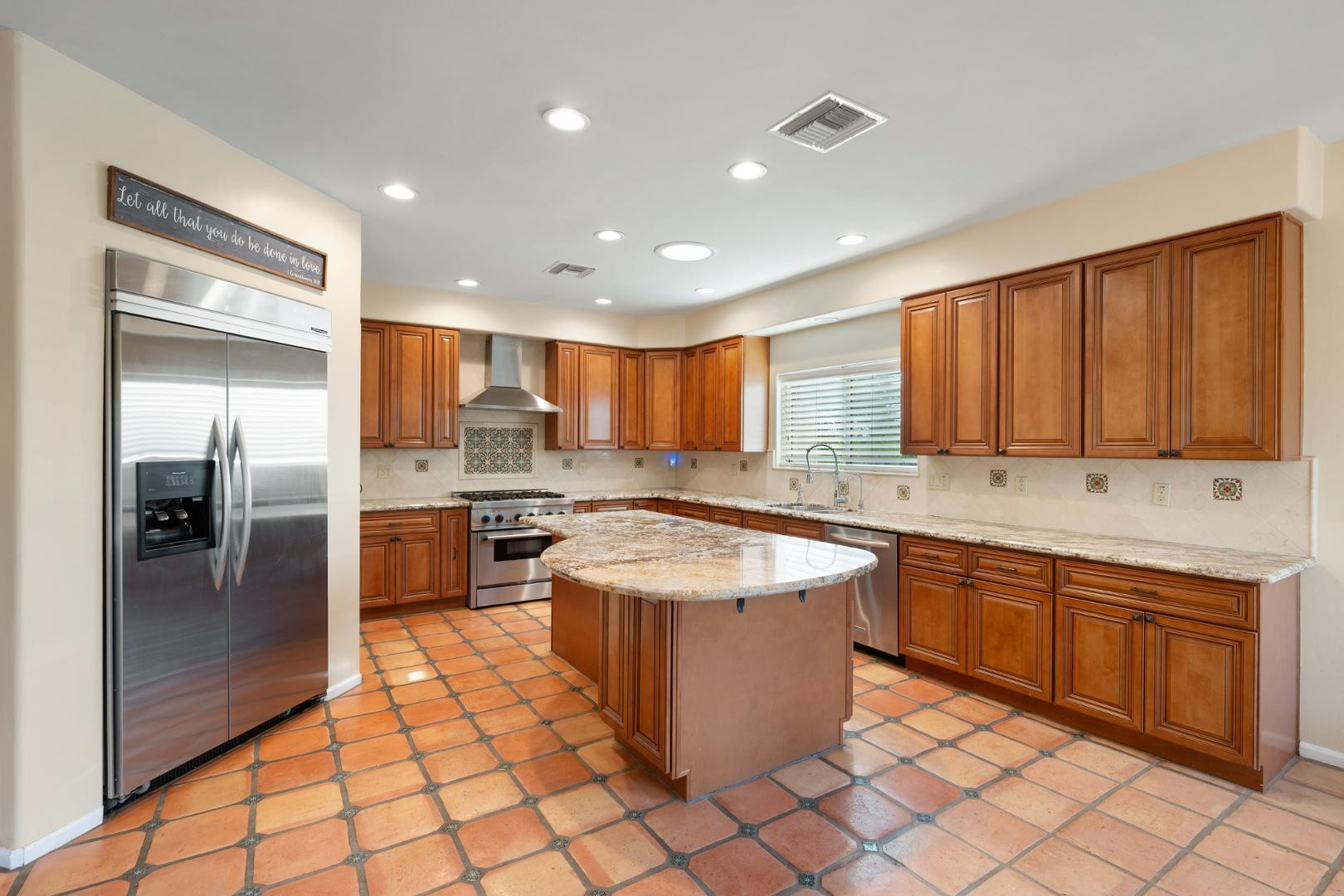 6108 E Morning Vista Lane