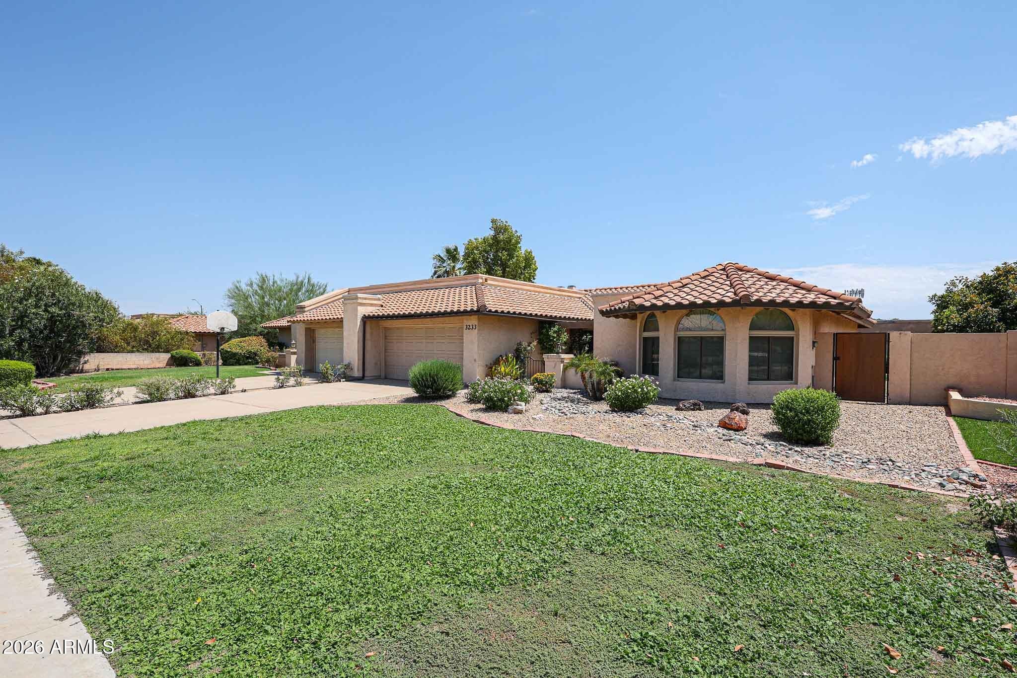 3233 E Desert Cove Avenue