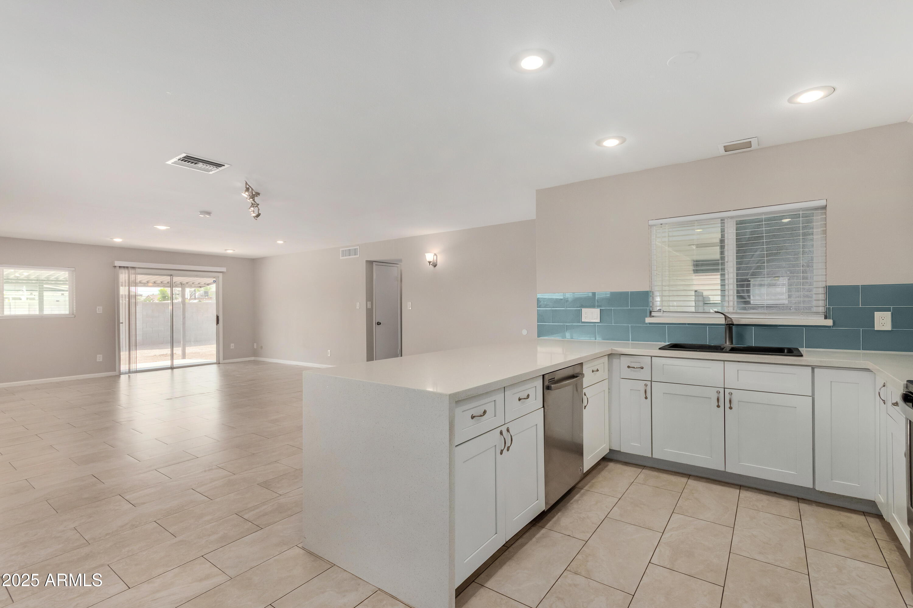 1634 N TREVOR --