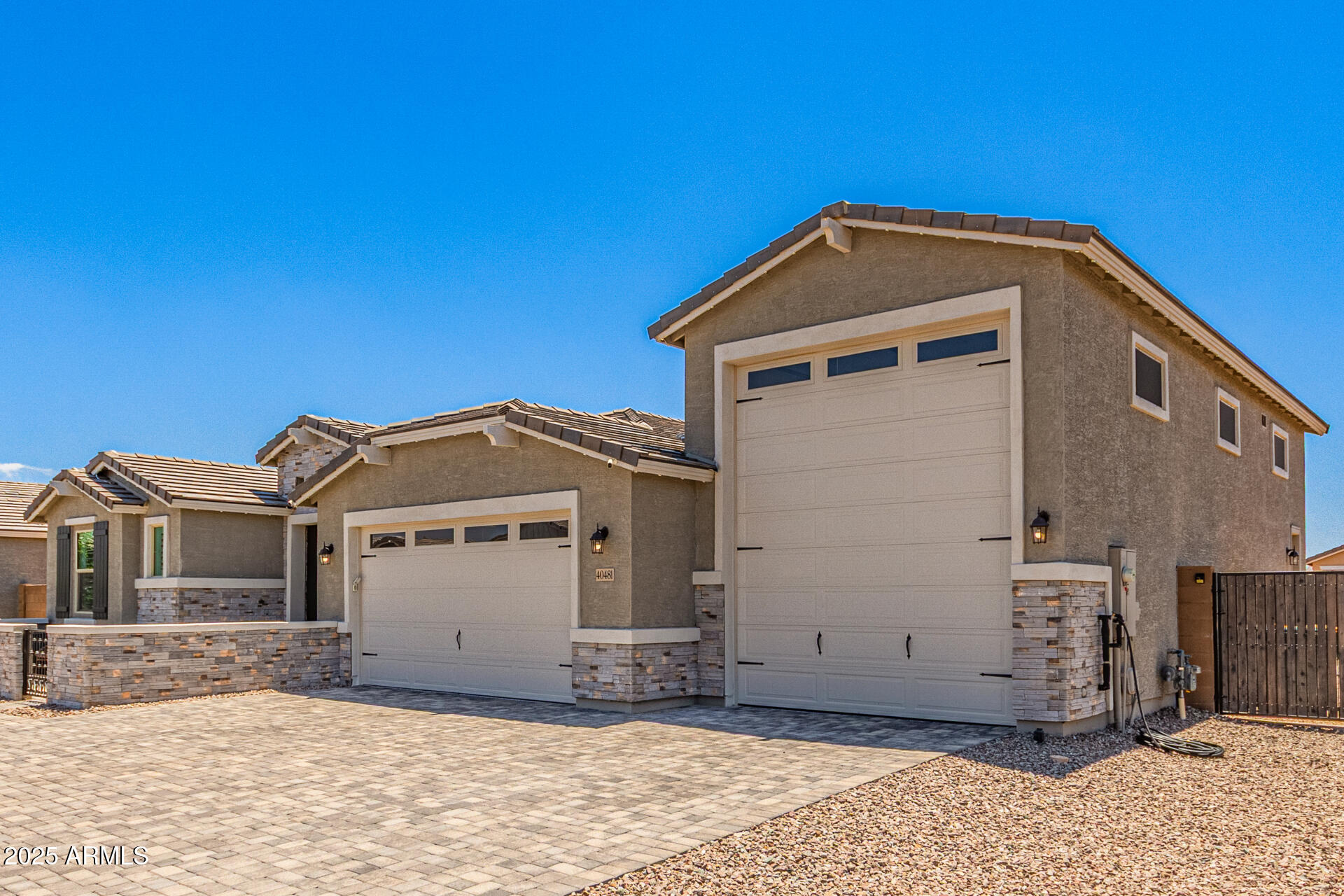 40481 W DESERT FAIRWAYS Drive