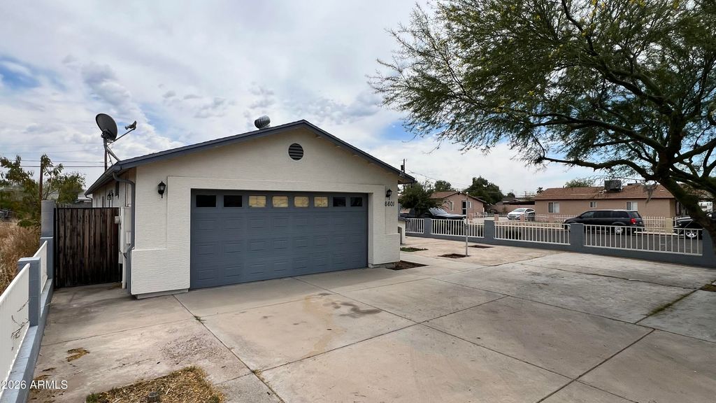 Photo of 6601 N 54th Avenue, Glendale, AZ 85301 (MLS # 7028943)