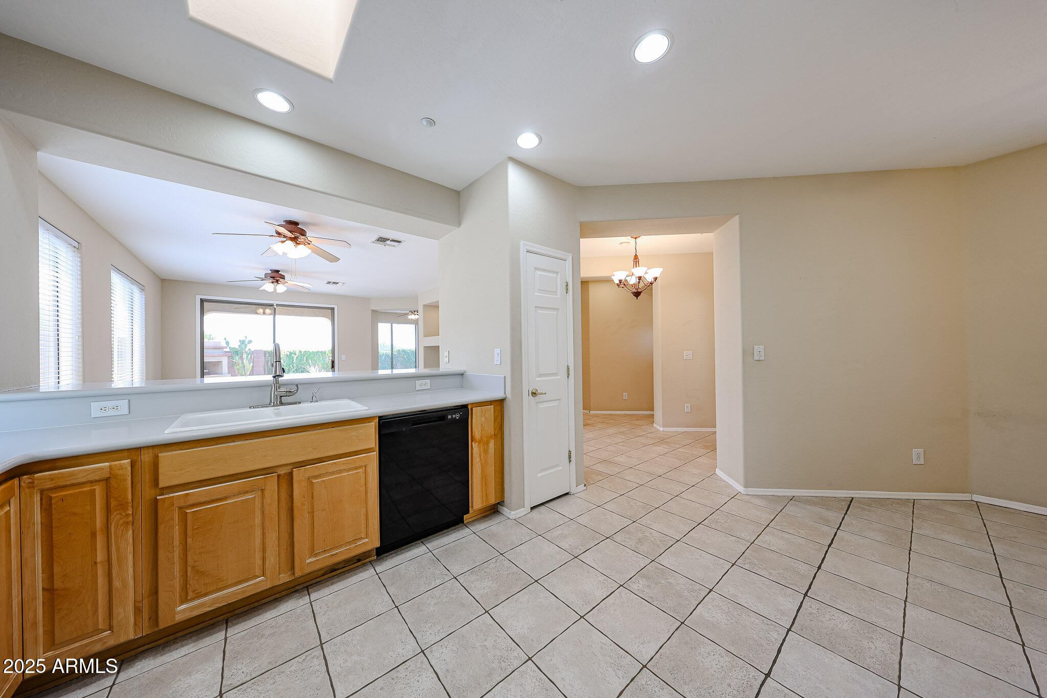 2461 W MUIRFIELD Drive