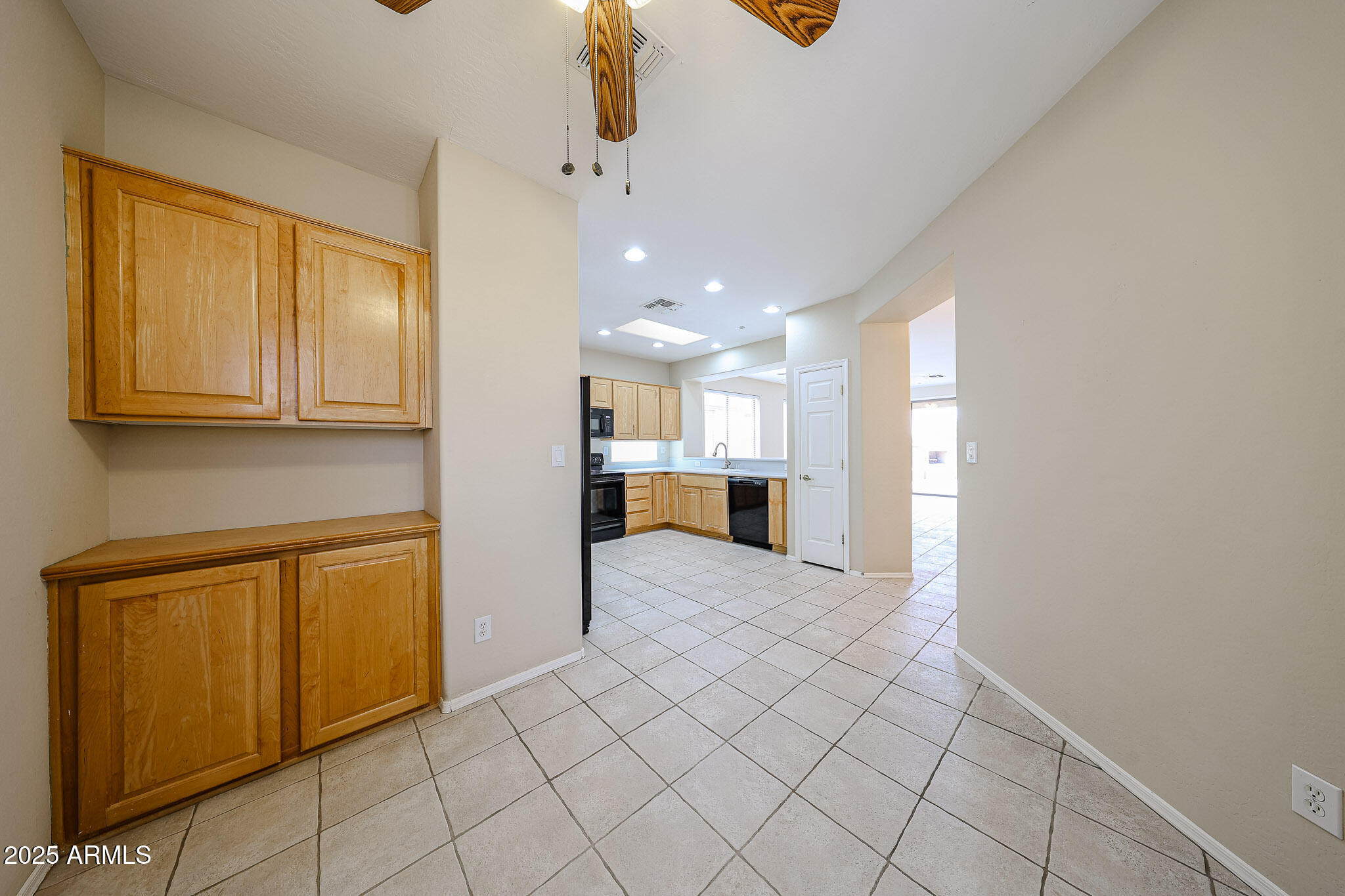 2461 W MUIRFIELD Drive