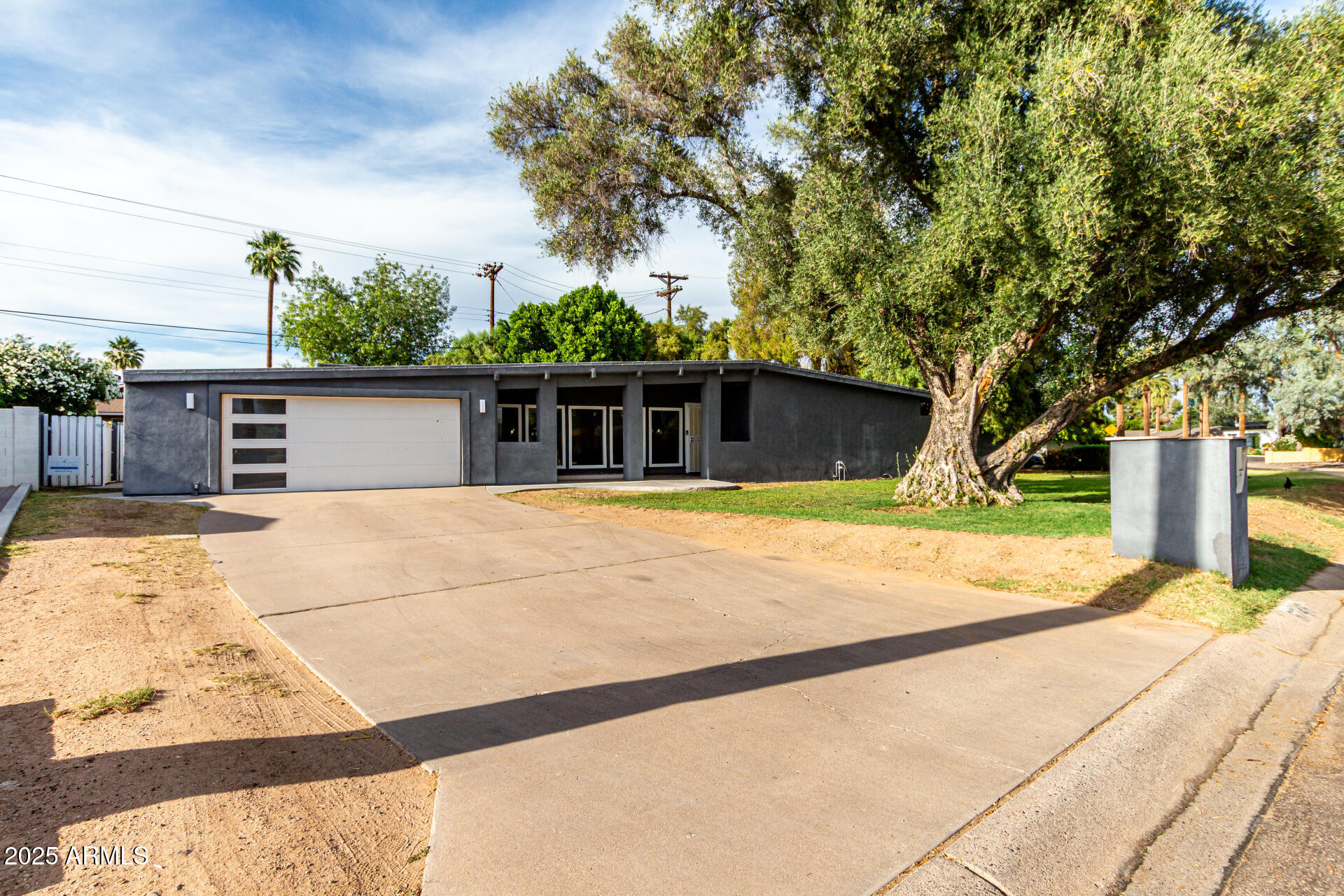 6746 E MONTEROSA Street