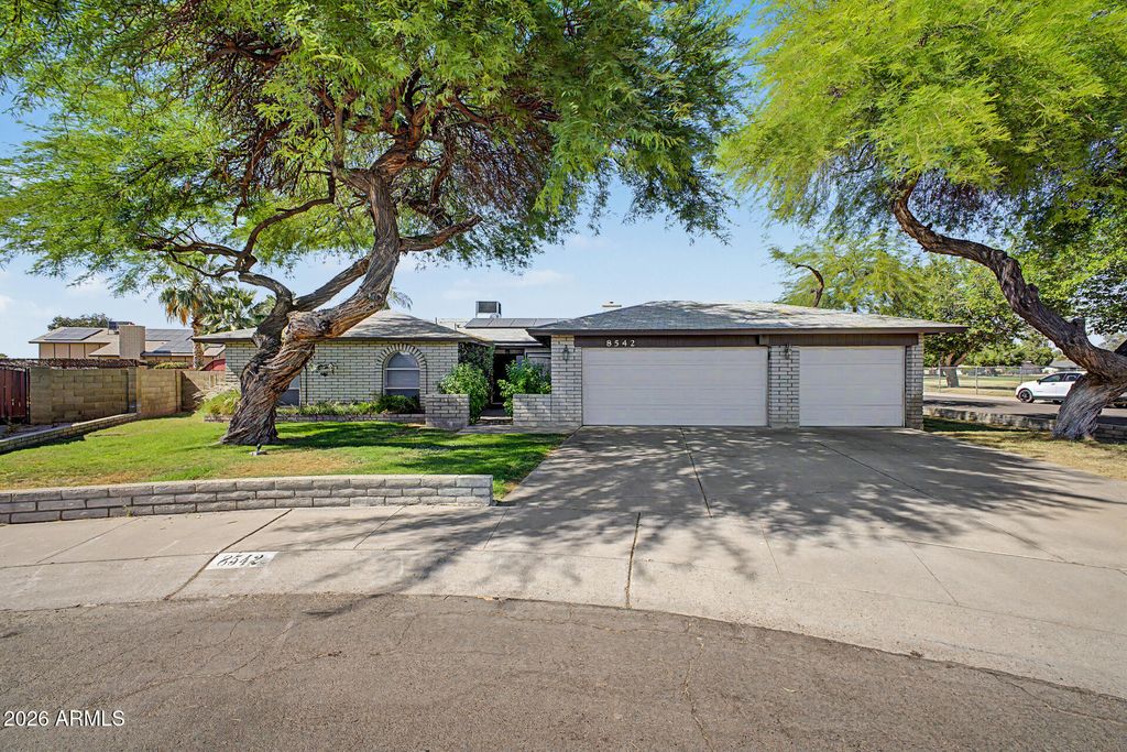Photo of 8542 N 48th Lane, Glendale, AZ 85302 (MLS # 7015949)