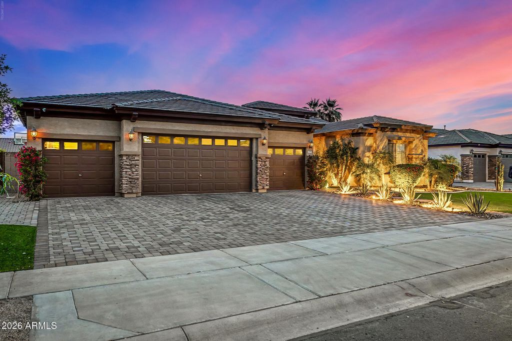 Photo of 7598 N 85th Drive, Glendale, AZ 85305 (MLS # 7017143)