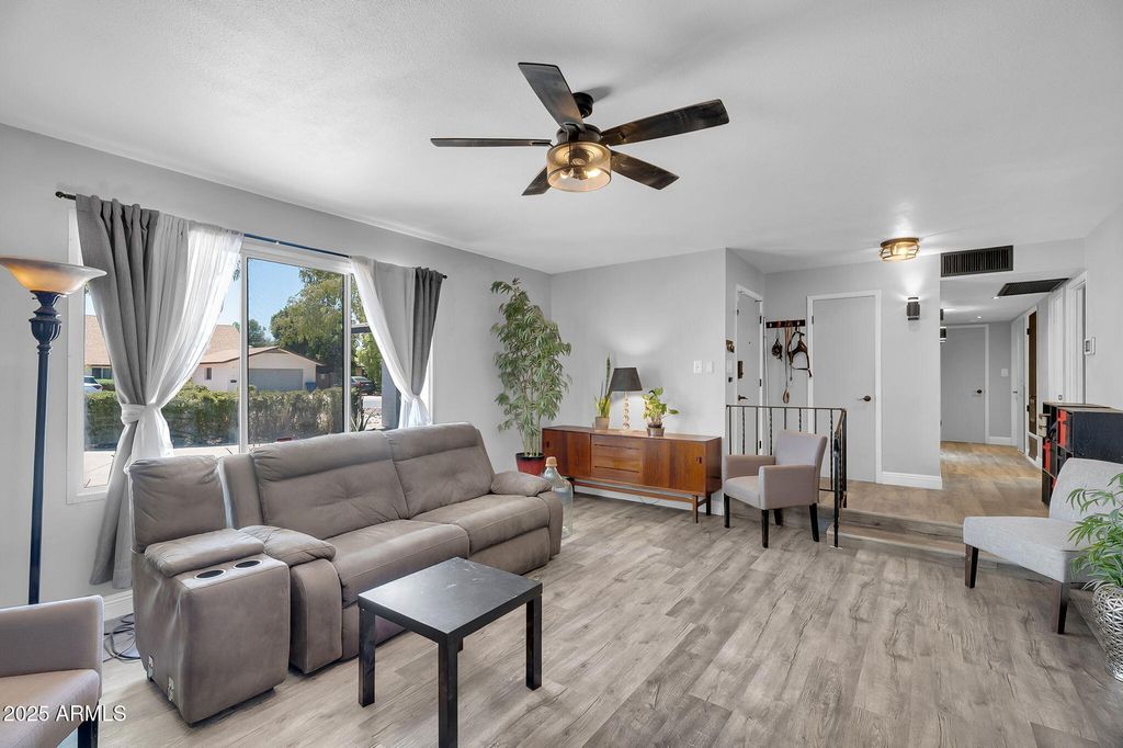 Photo of 122 E Hermosa Drive, Tempe, AZ 85282 (MLS # 6970822)