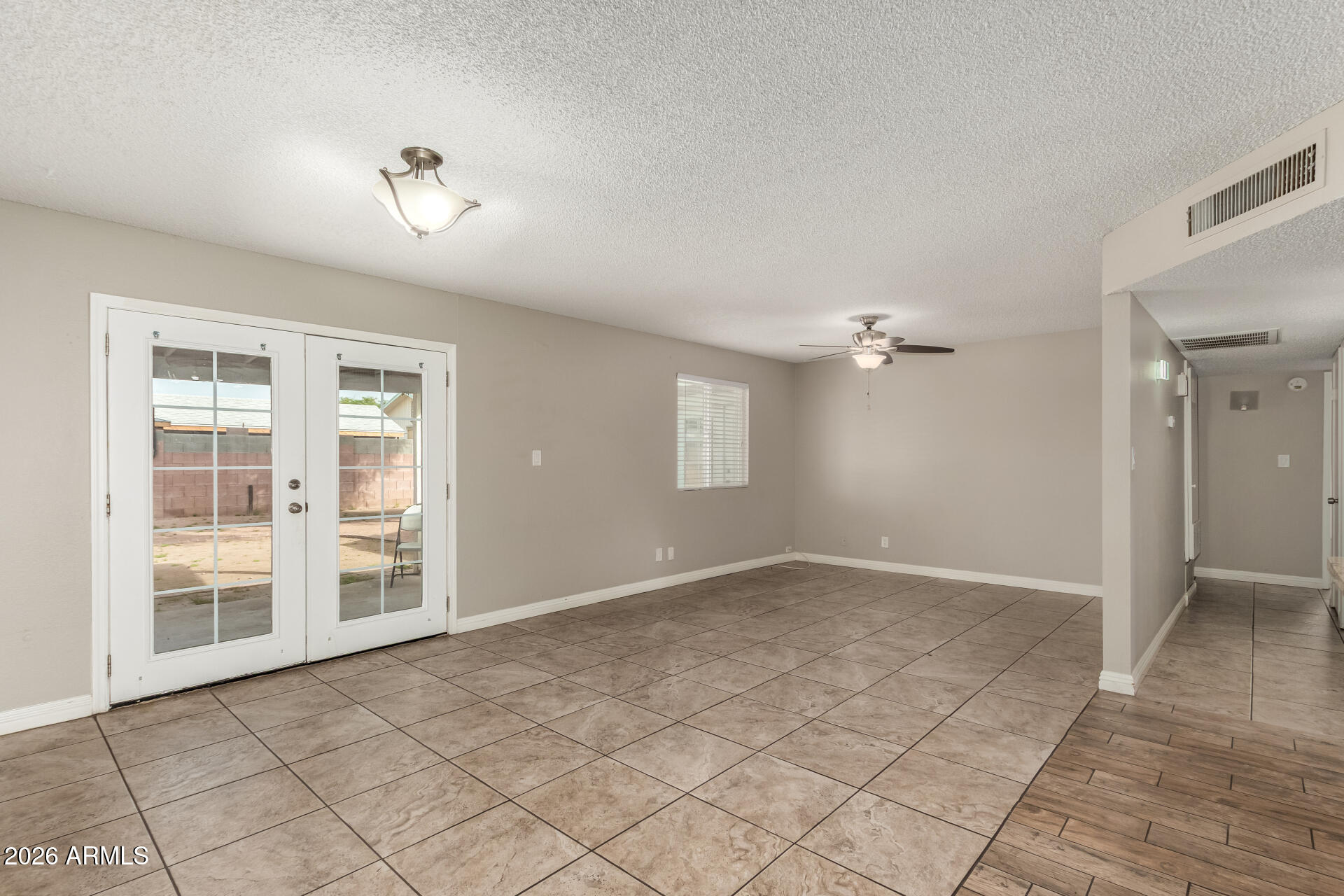 8622 W COLUMBUS Avenue