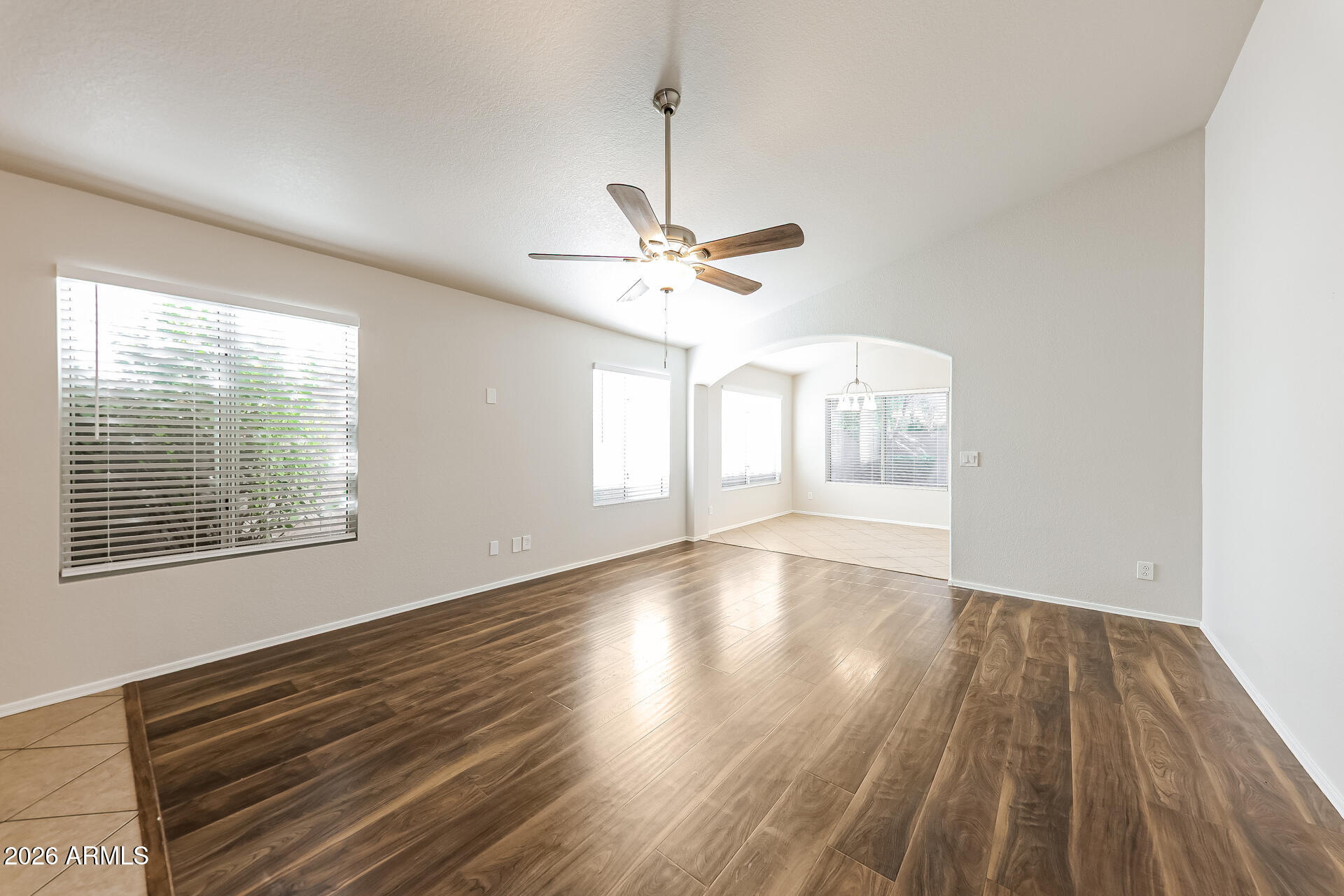 4015 W ROSE GARDEN Lane