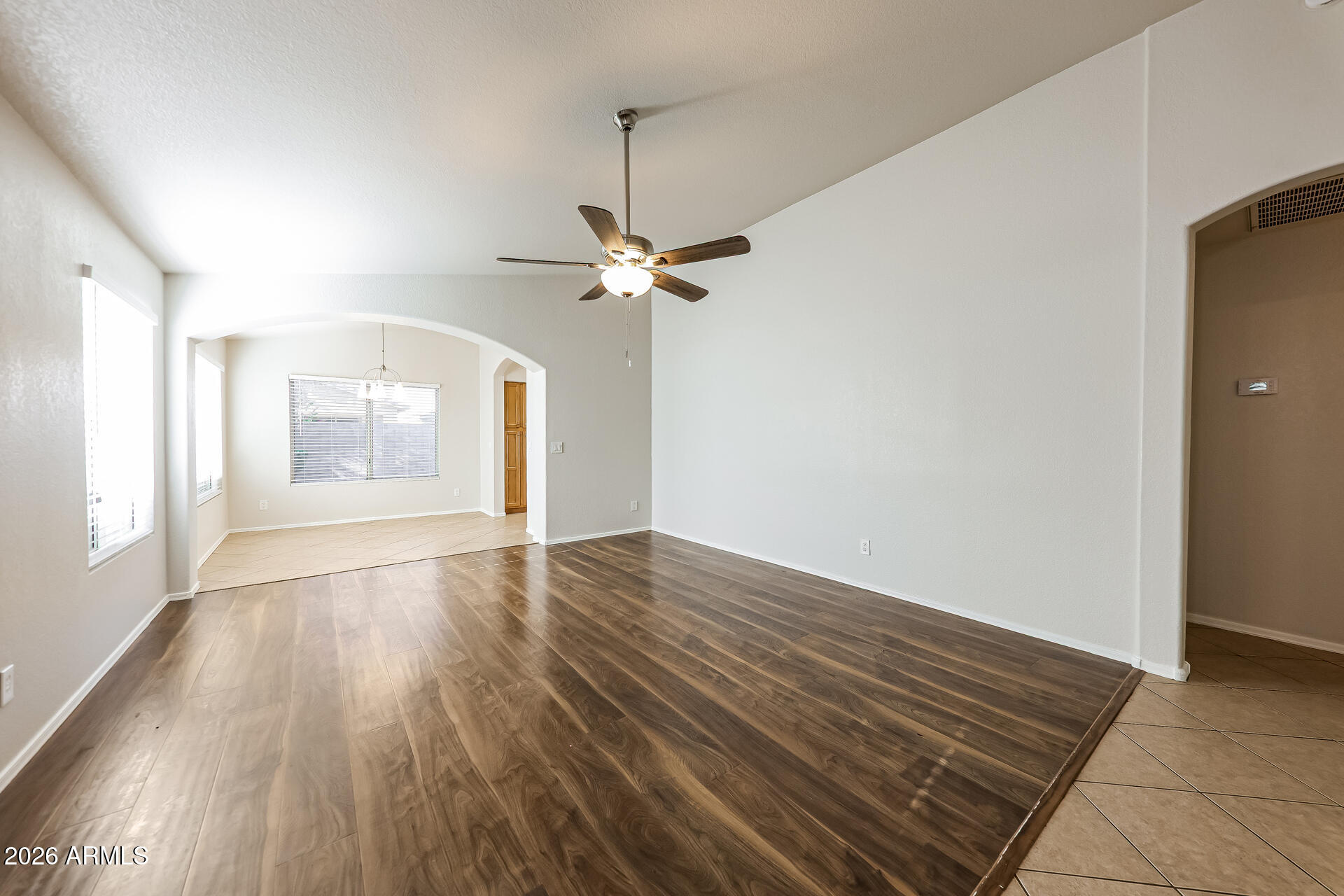 4015 W ROSE GARDEN Lane