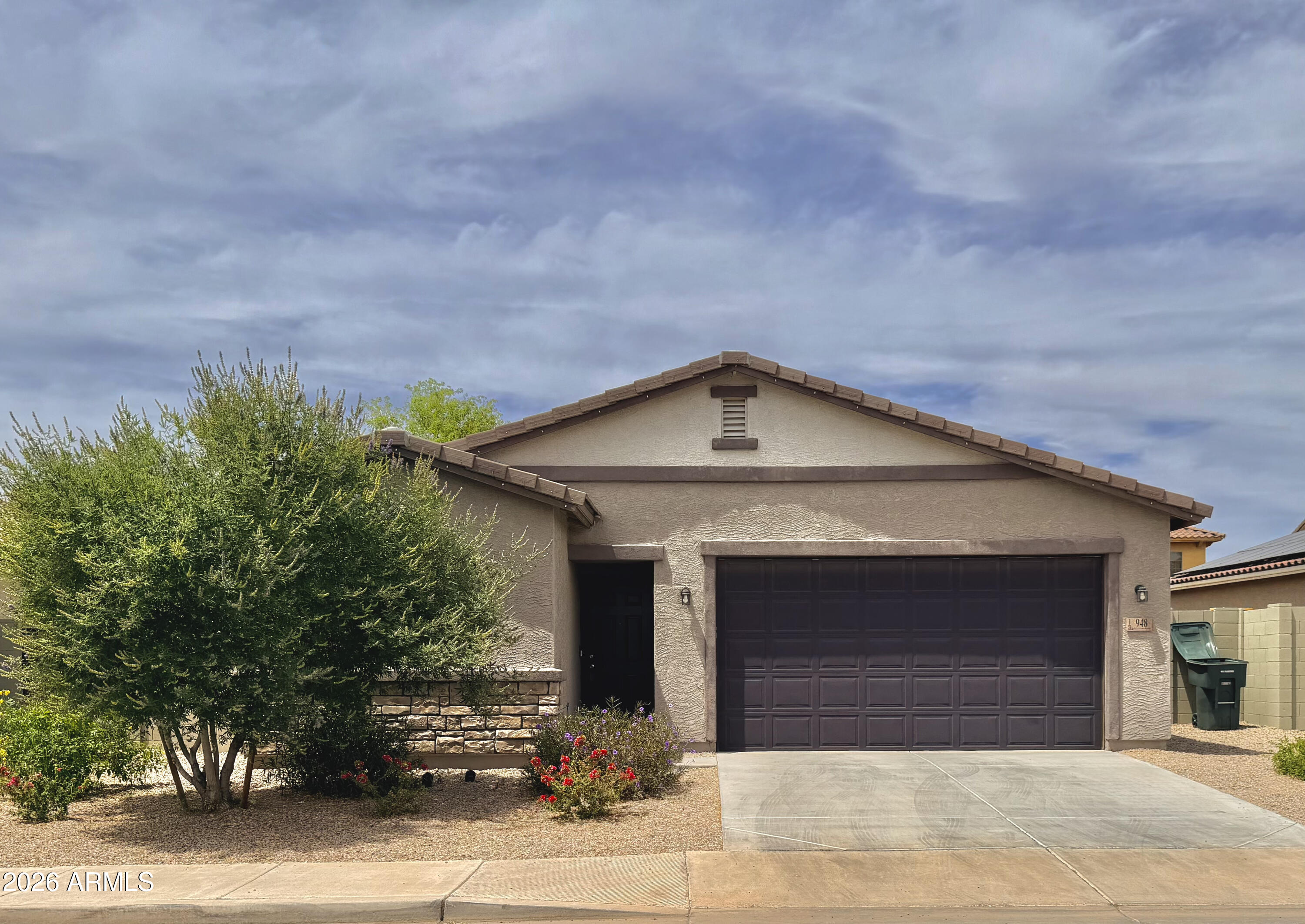 948 E WILEY Way