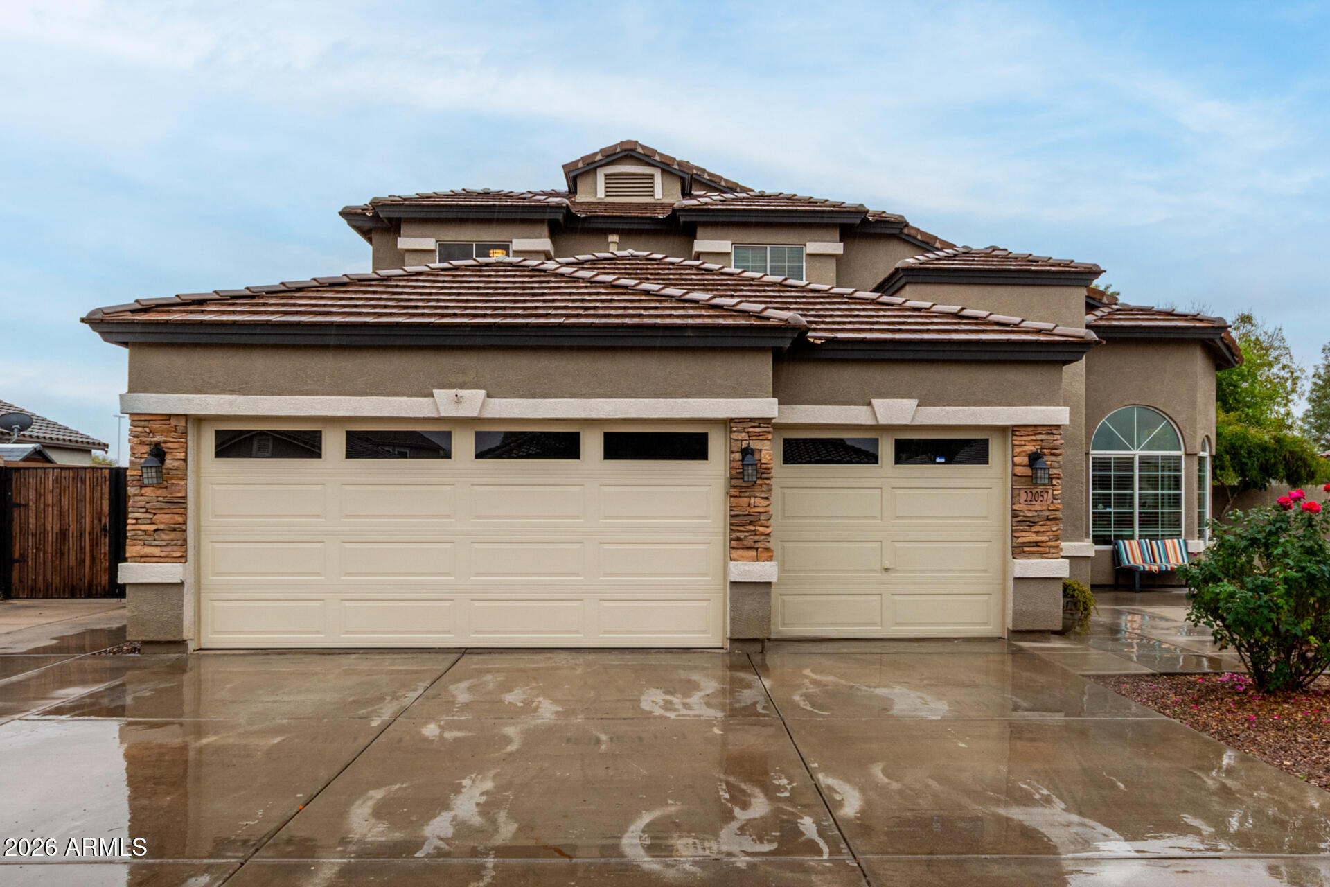 22057 E CALLE DE FLORES --