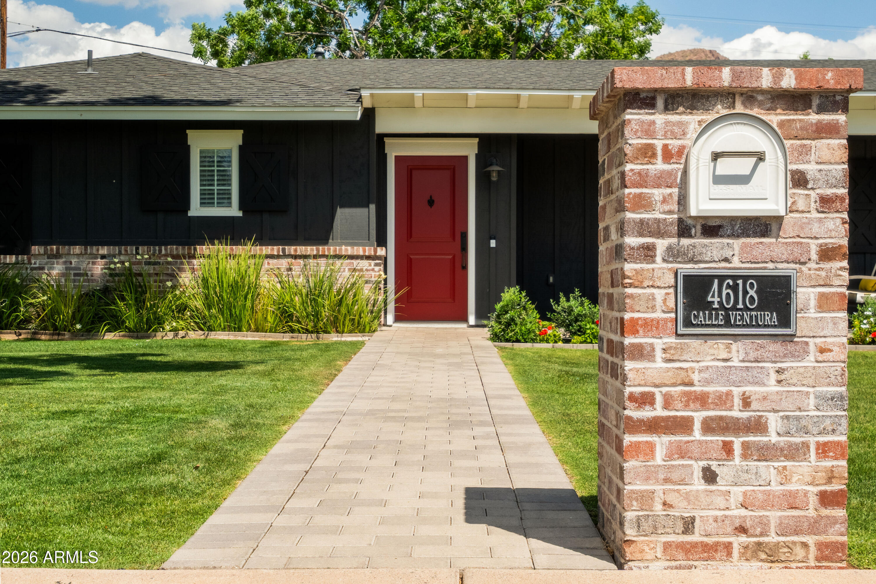 4618 E CALLE VENTURA --