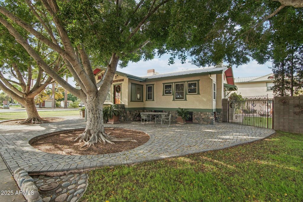 Photo of 948 S Ash Avenue, Tempe, AZ 85281 (MLS # 6959167)