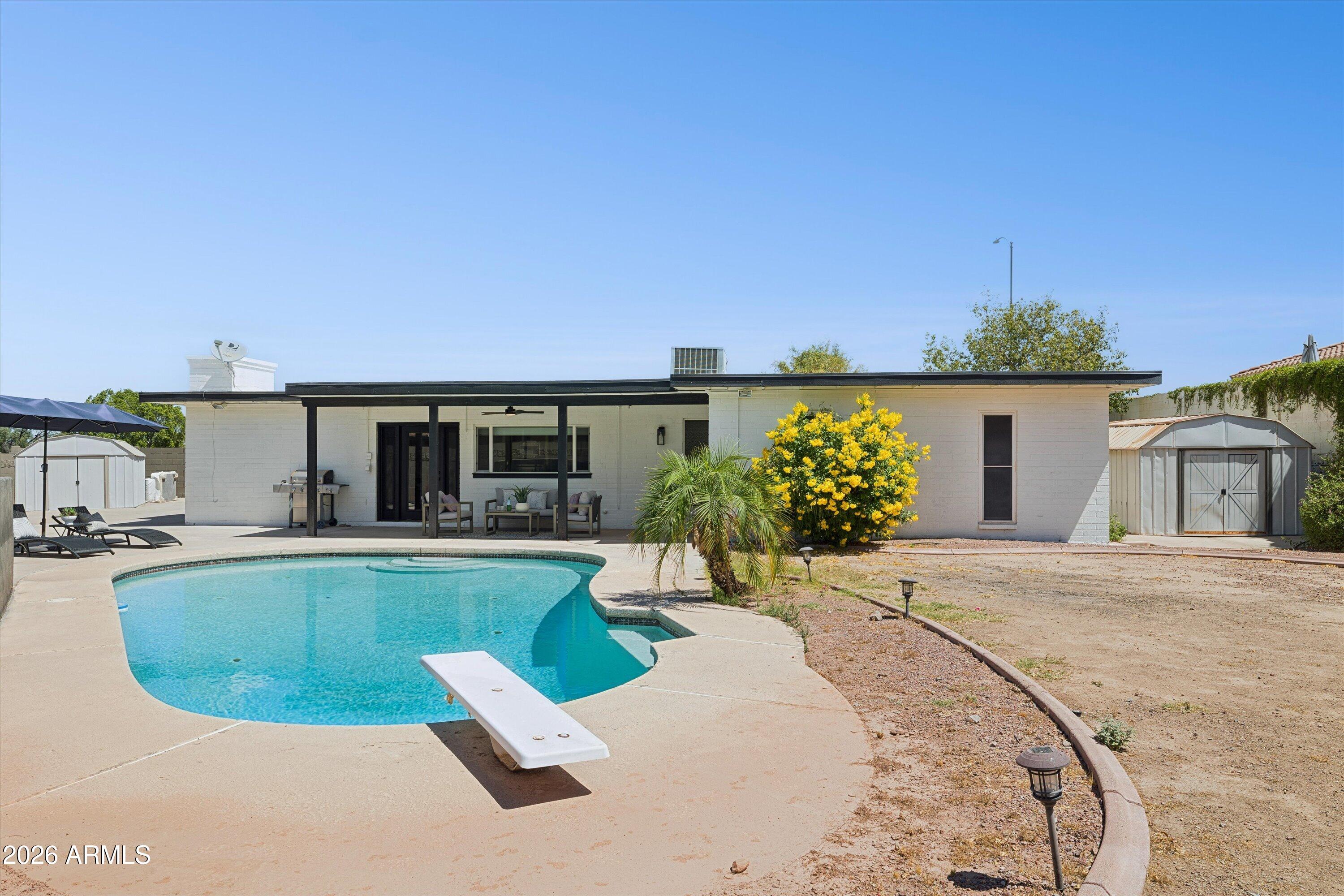 HIDDEN HILLS - Residential