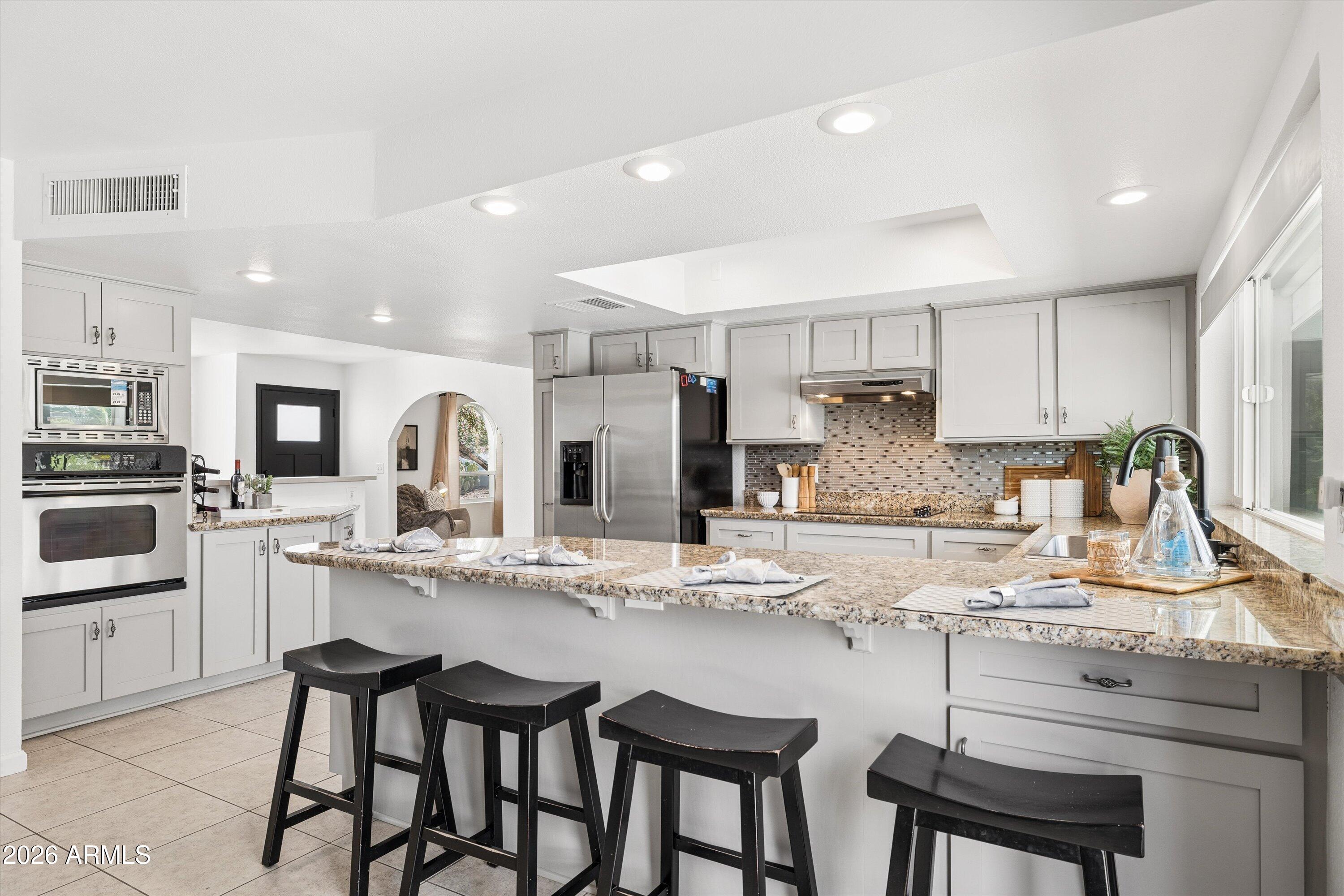 HIDDEN HILLS - Residential