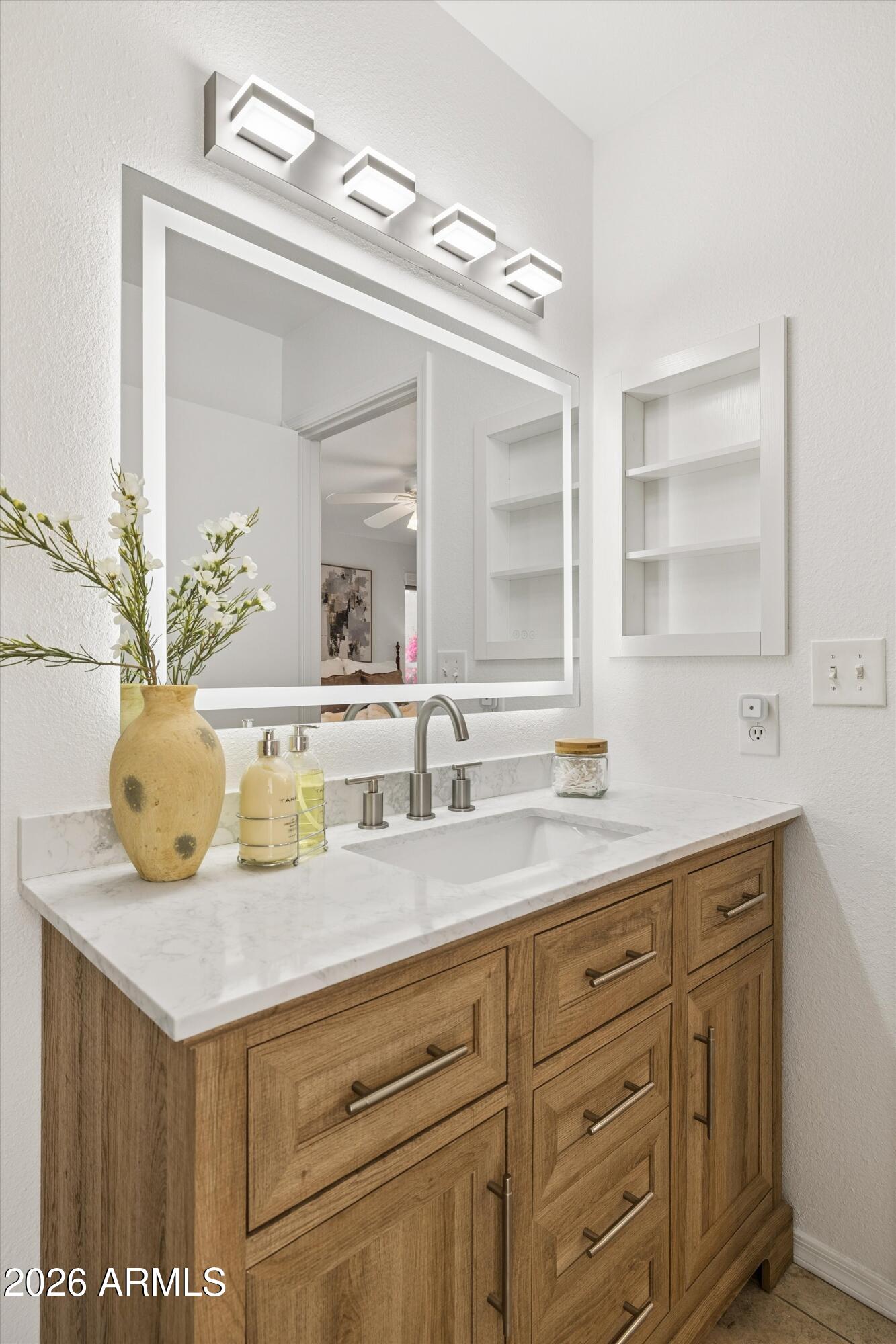 HIDDEN HILLS - Residential